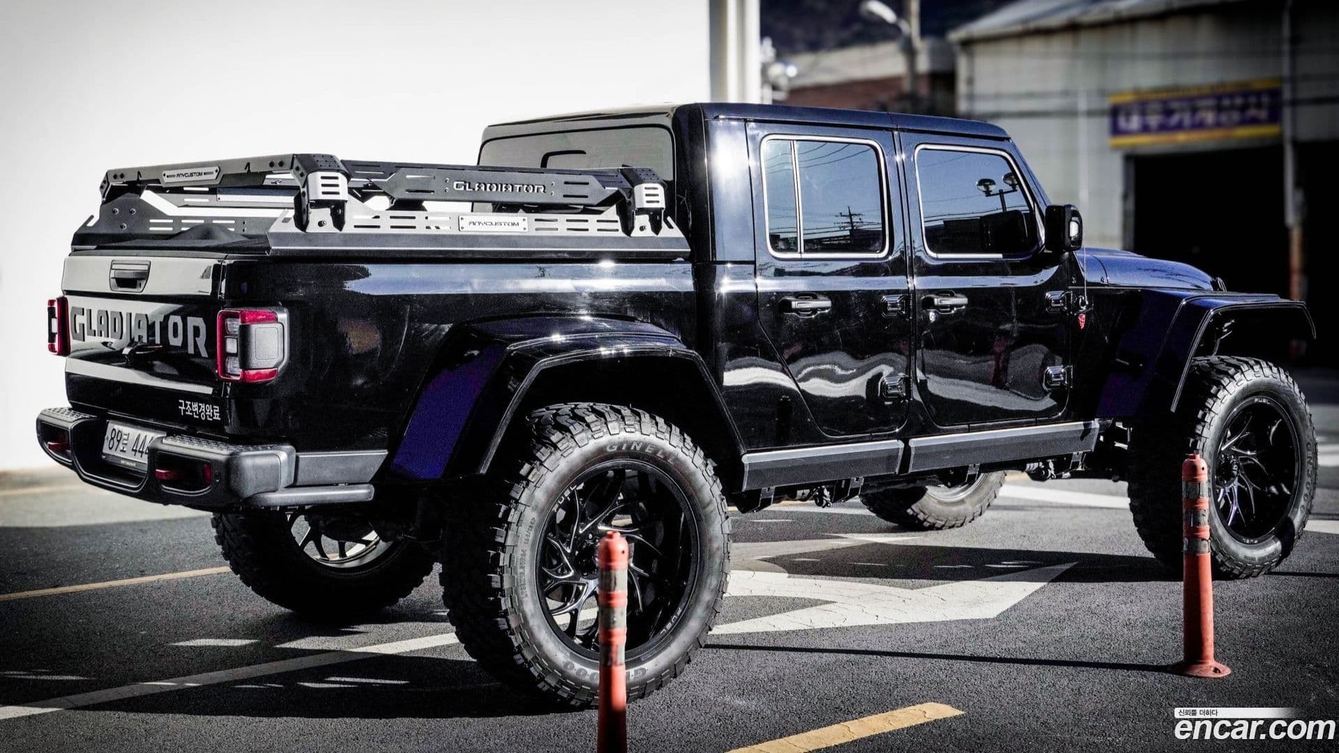 Main__Slider__Photo:Gladiator Jeep 2020.10-3