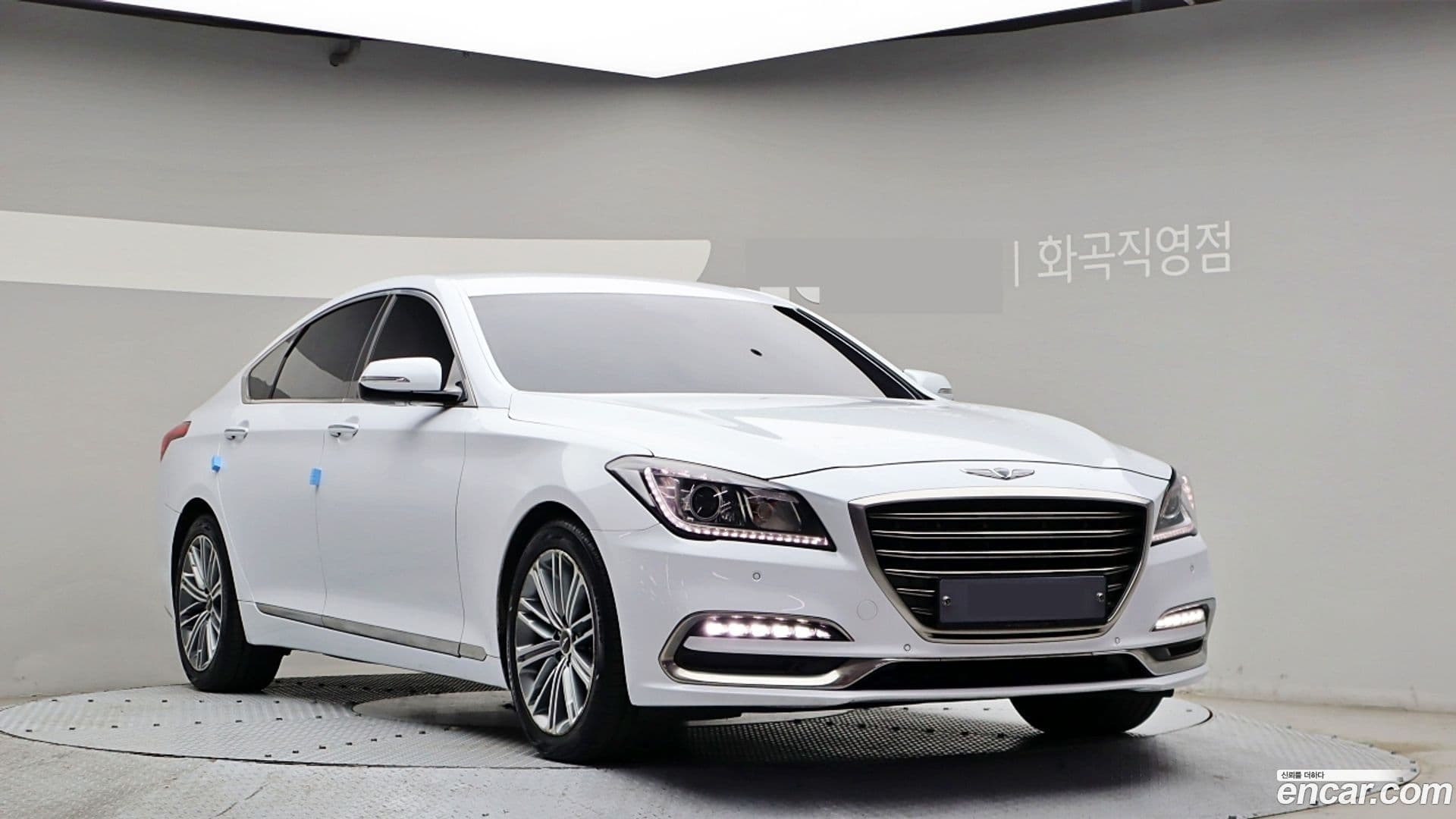 Main__Slider__Photo:G80 Genesis 2017.6-2