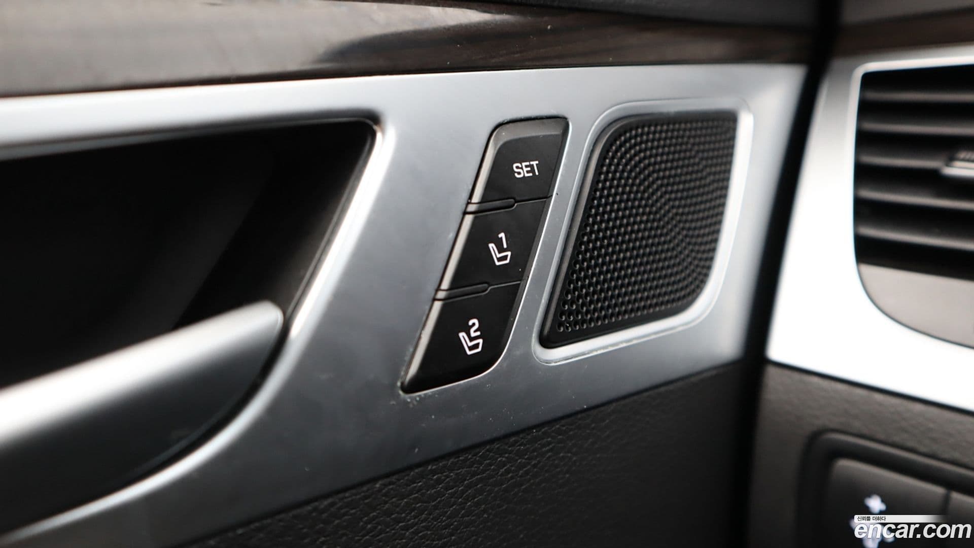 Main__Slider__Photo:G80 Genesis 2017.6-8