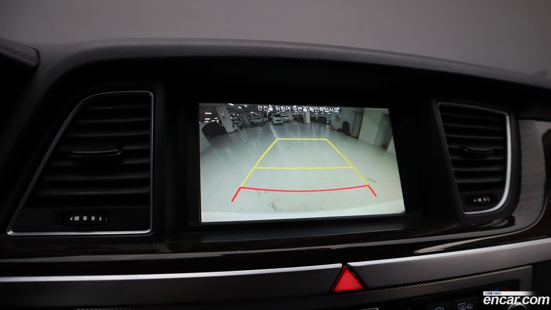 Main__Slider__Photo:G80 Genesis 2017.6-10