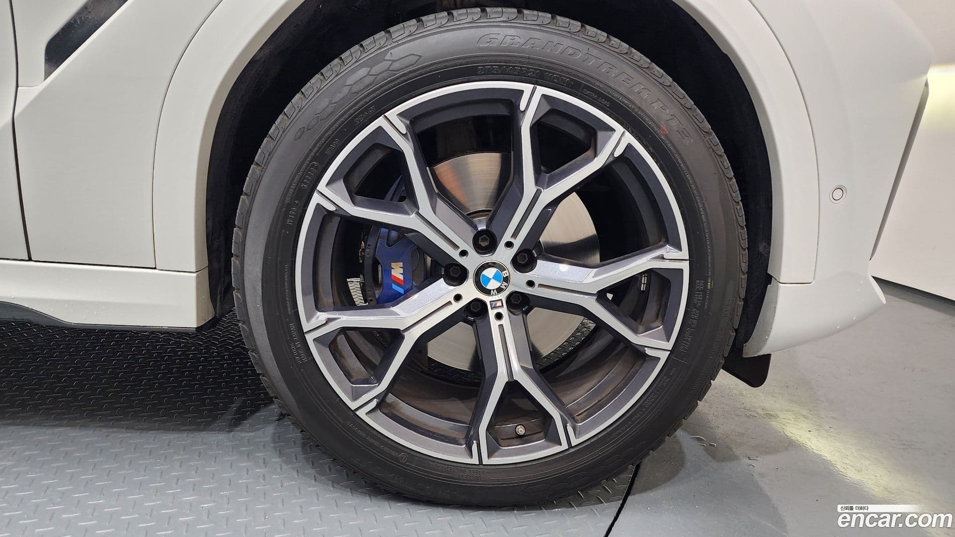 Main__Slider__Photo:X6 BMW 2021.5-4