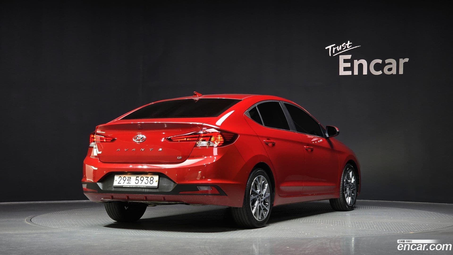 Main__Slider__Photo:AVANTE Hyundai 2018.10-1