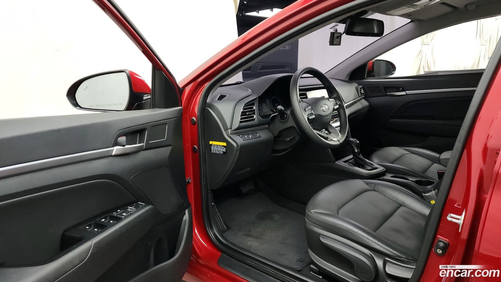 Main__Slider__Photo:AVANTE Hyundai 2018.10-9