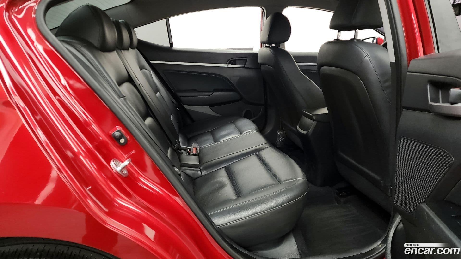 Main__Slider__Photo:AVANTE Hyundai 2018.10-11