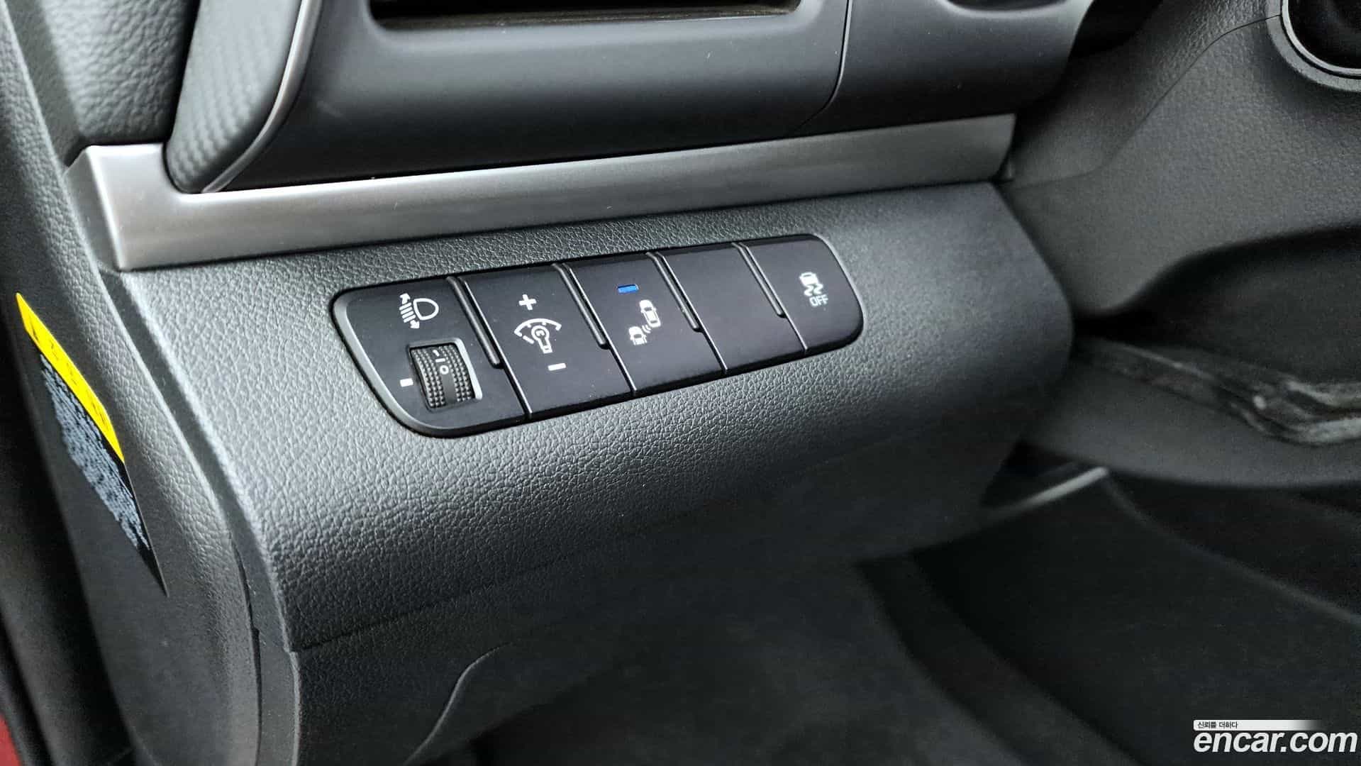 AVANTE Hyundai 2018.10-OPTION-020