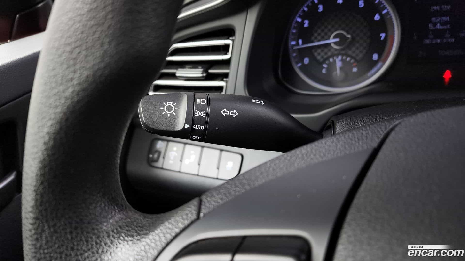 AVANTE Hyundai 2018.10-OPTION-022