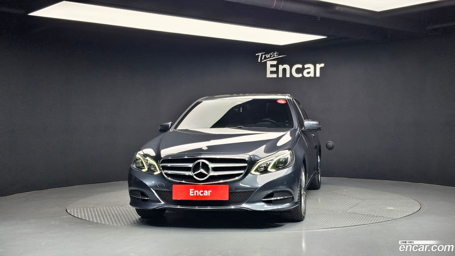 Main__Slider__Photo:E-Class Mercedes-Benz 2016.2-2