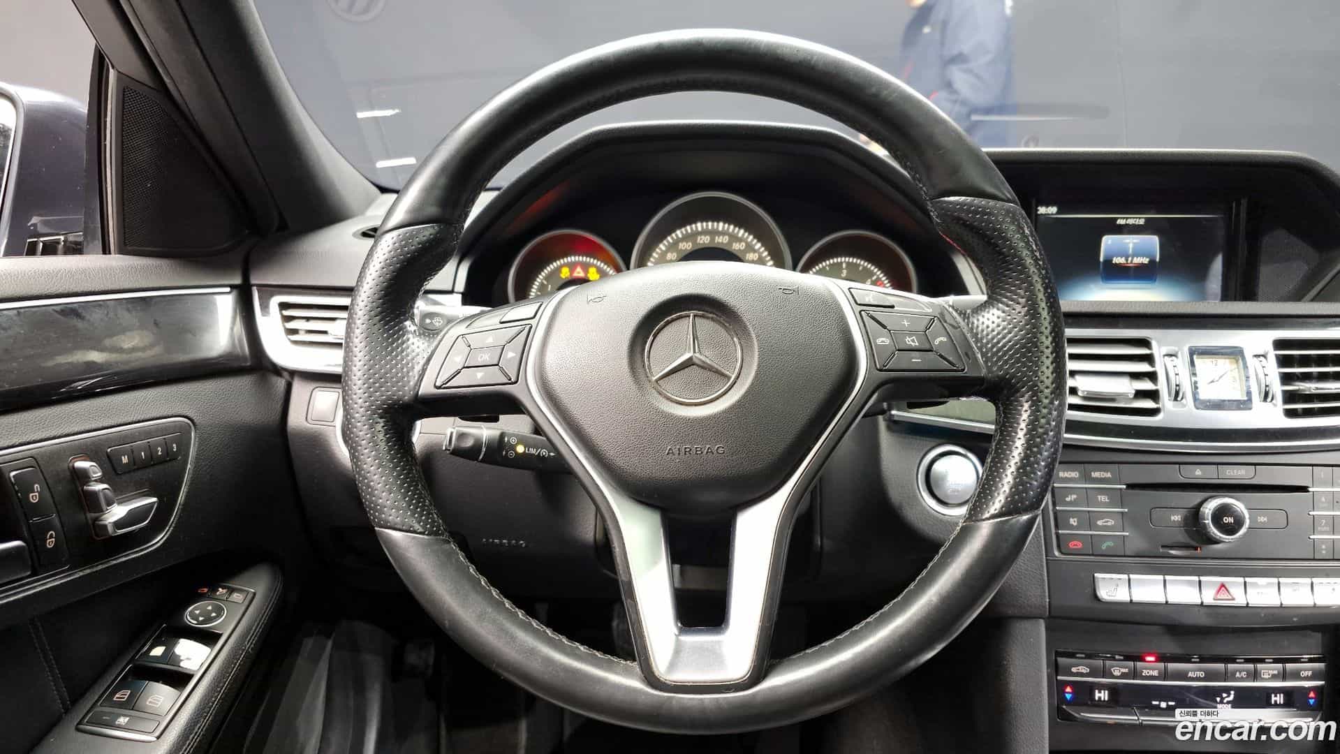 E-Class Mercedes-Benz 2016.2-OPTION-017