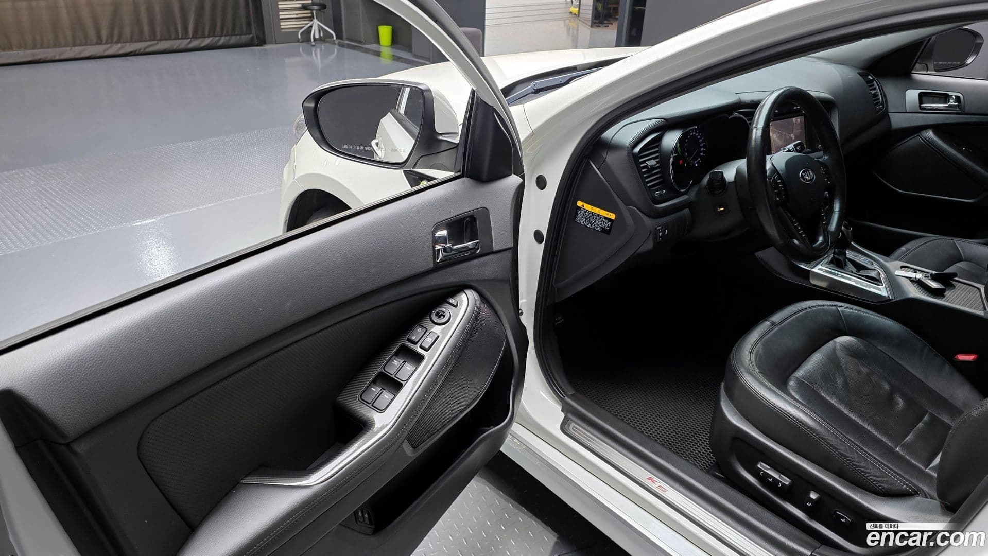 Main__Slider__Photo:K5 Kia 2012.10-10