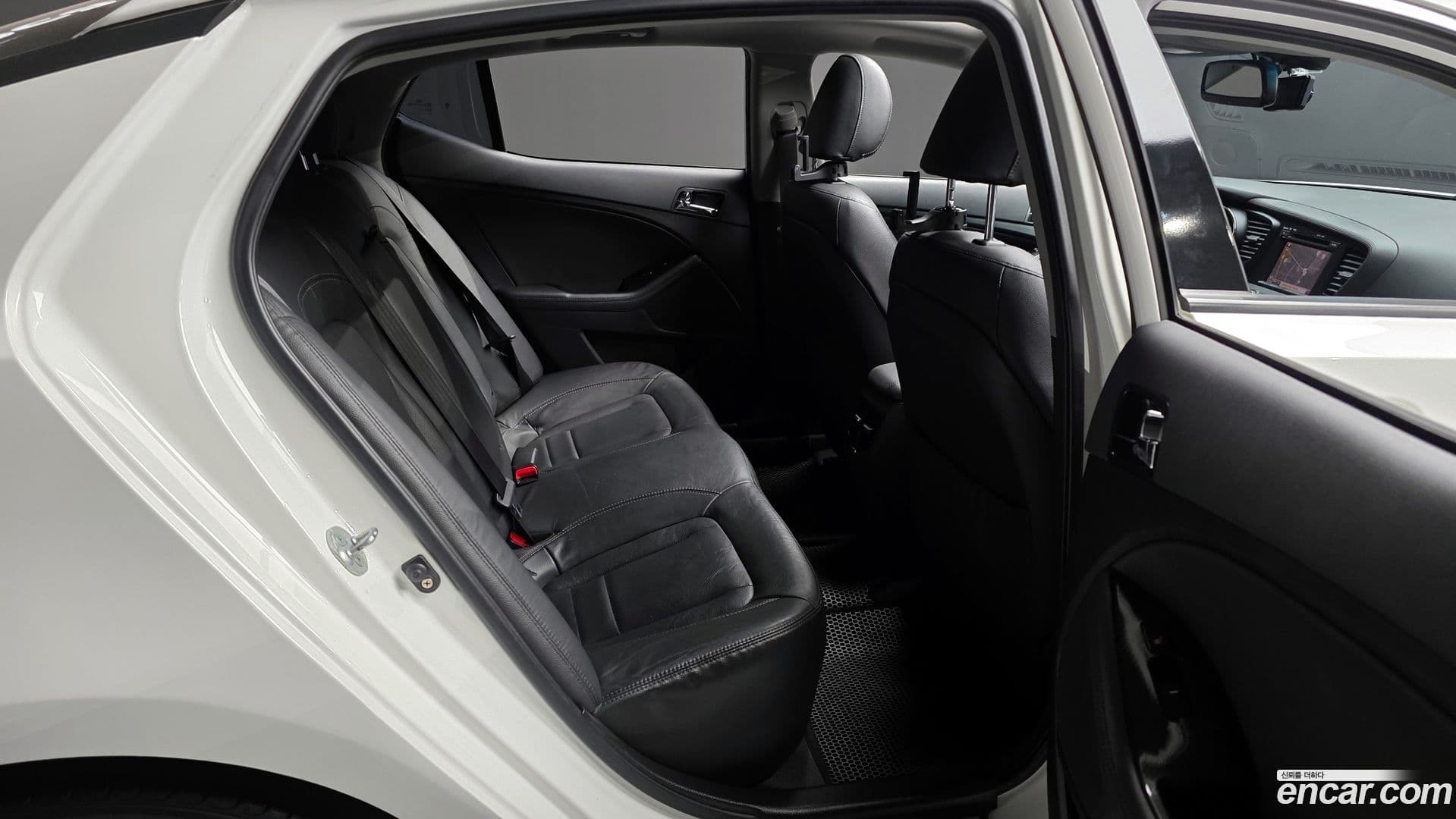 Main__Slider__Photo:K5 Kia 2012.10-11