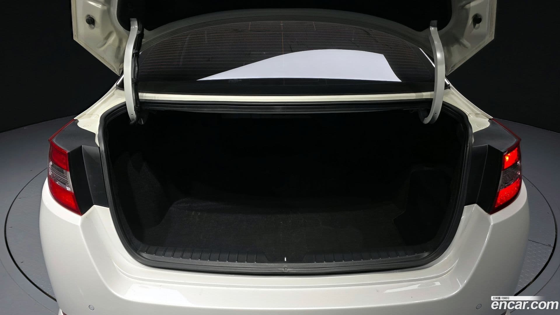 Main__Slider__Photo:K5 Kia 2012.10-18