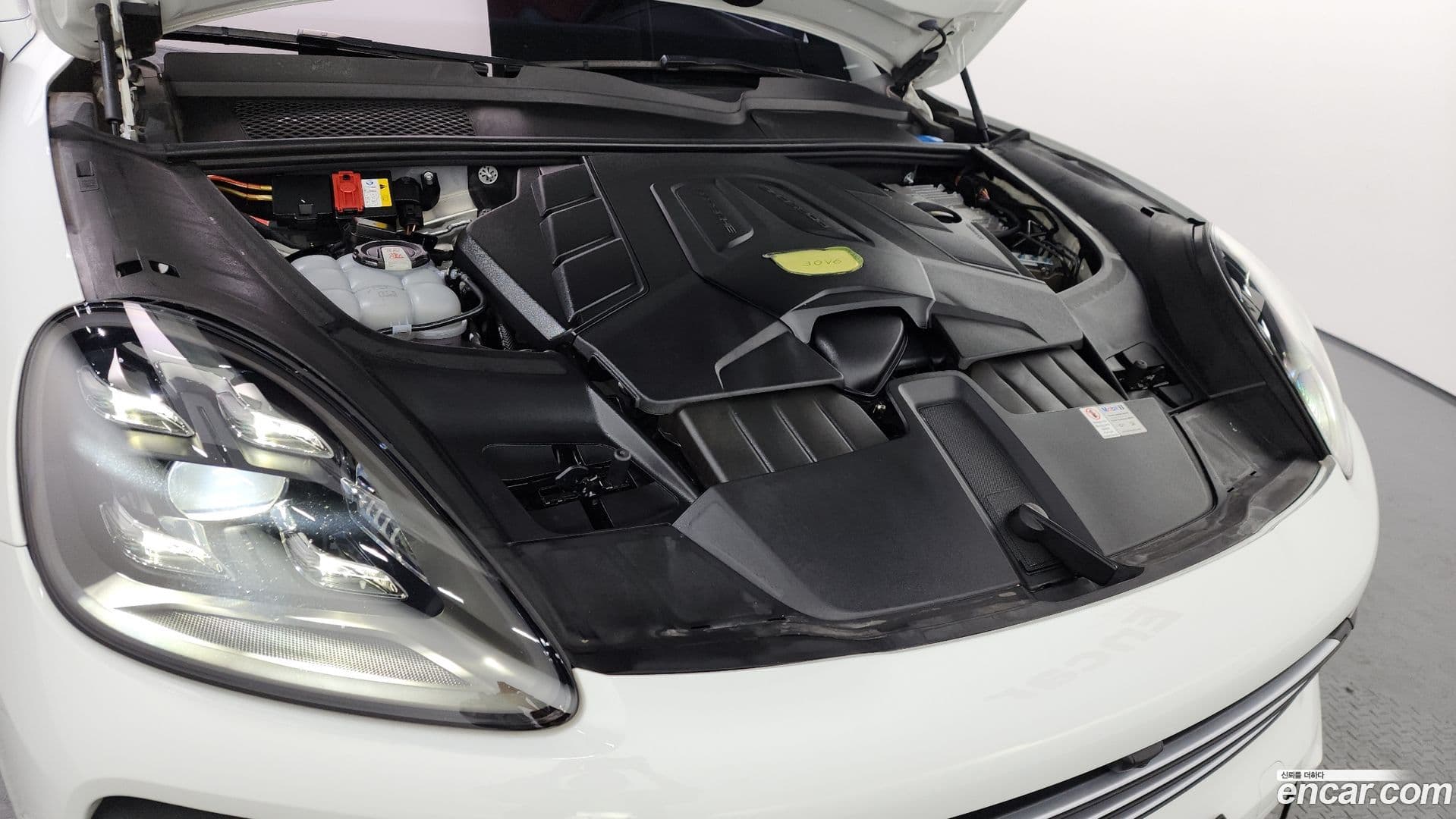 Main__Slider__Photo:Cayenne Porsche 2021.7-5