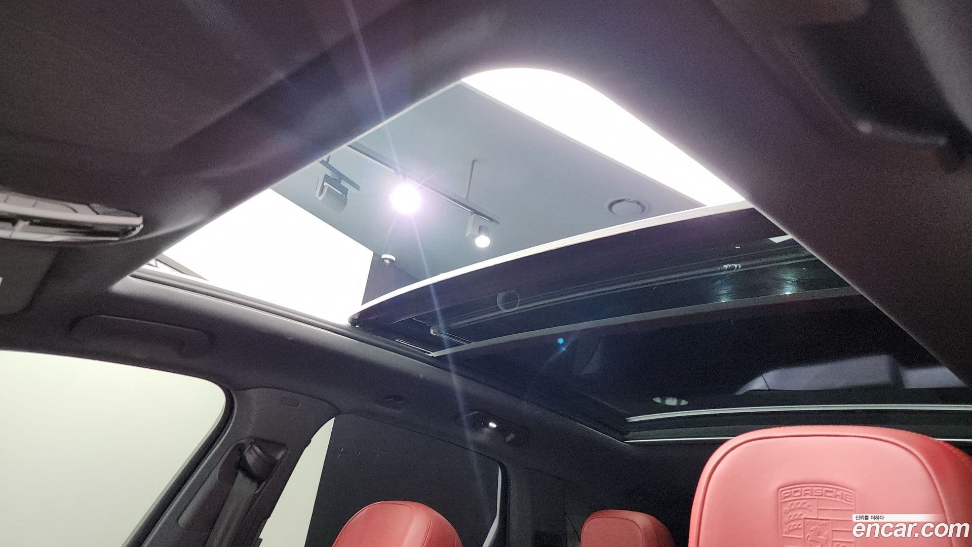 Main__Slider__Photo:Cayenne Porsche 2021.7-18