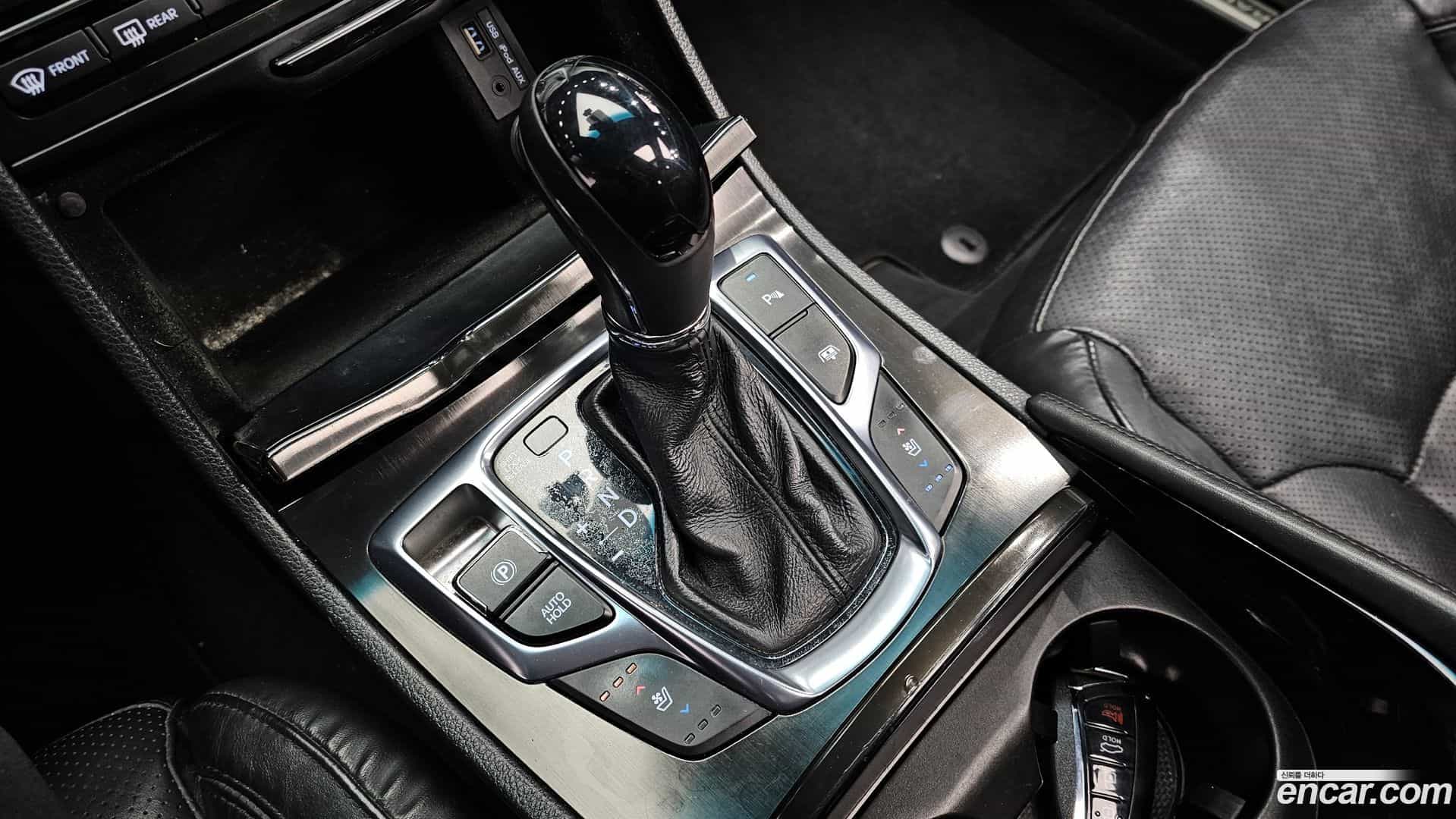 Grandeur Hyundai 2015.2-INNER-009