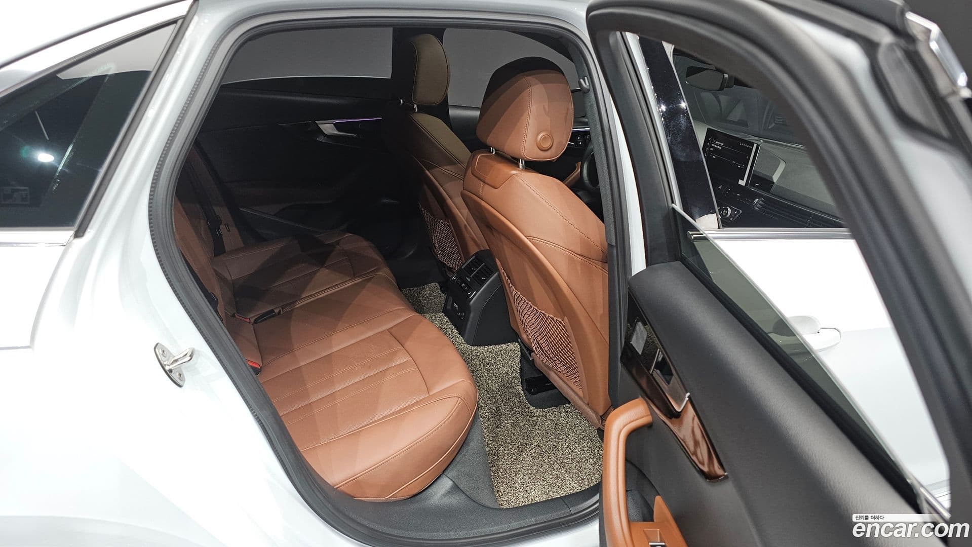 Main__Slider__Photo:A4 Audi 2022.5-10