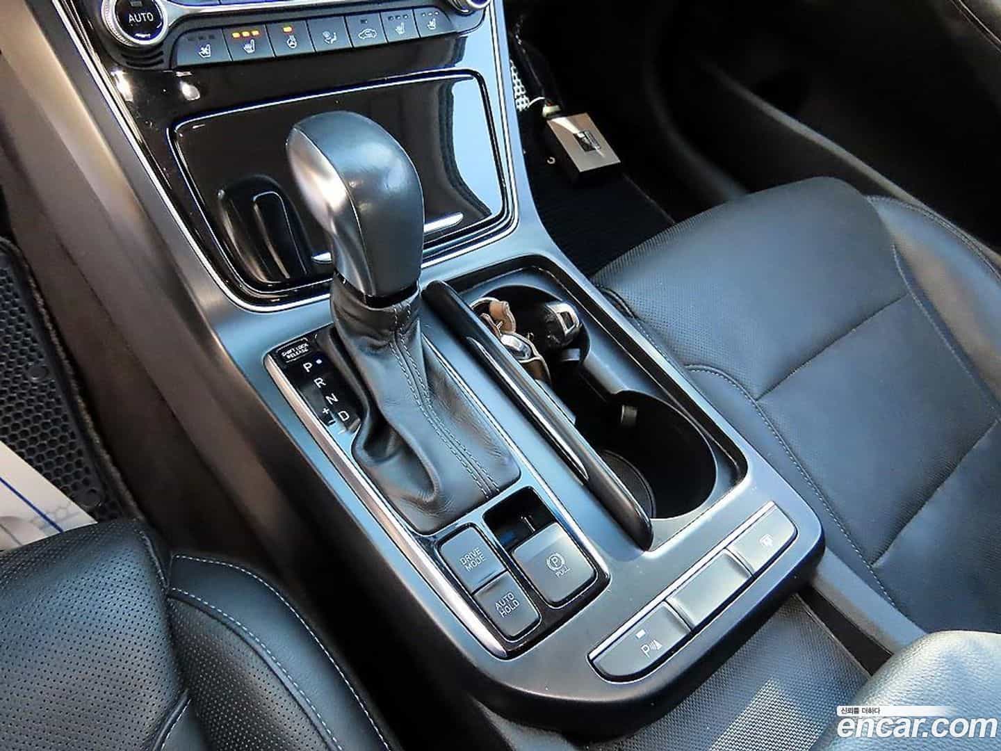 Grandeur Hyundai 2017.0-INNER-010