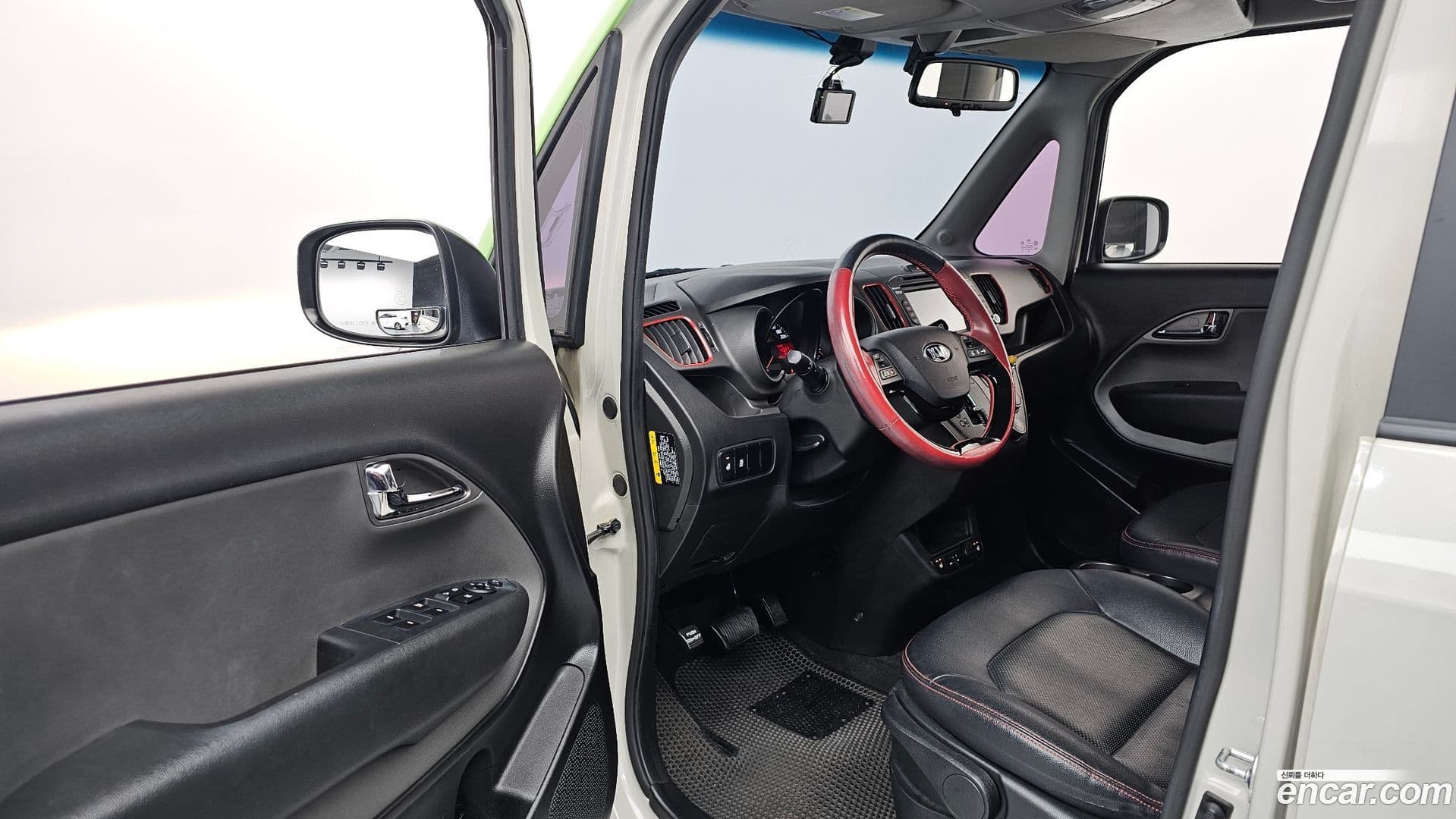 Main__Slider__Photo:RAY Kia 2015.0-9