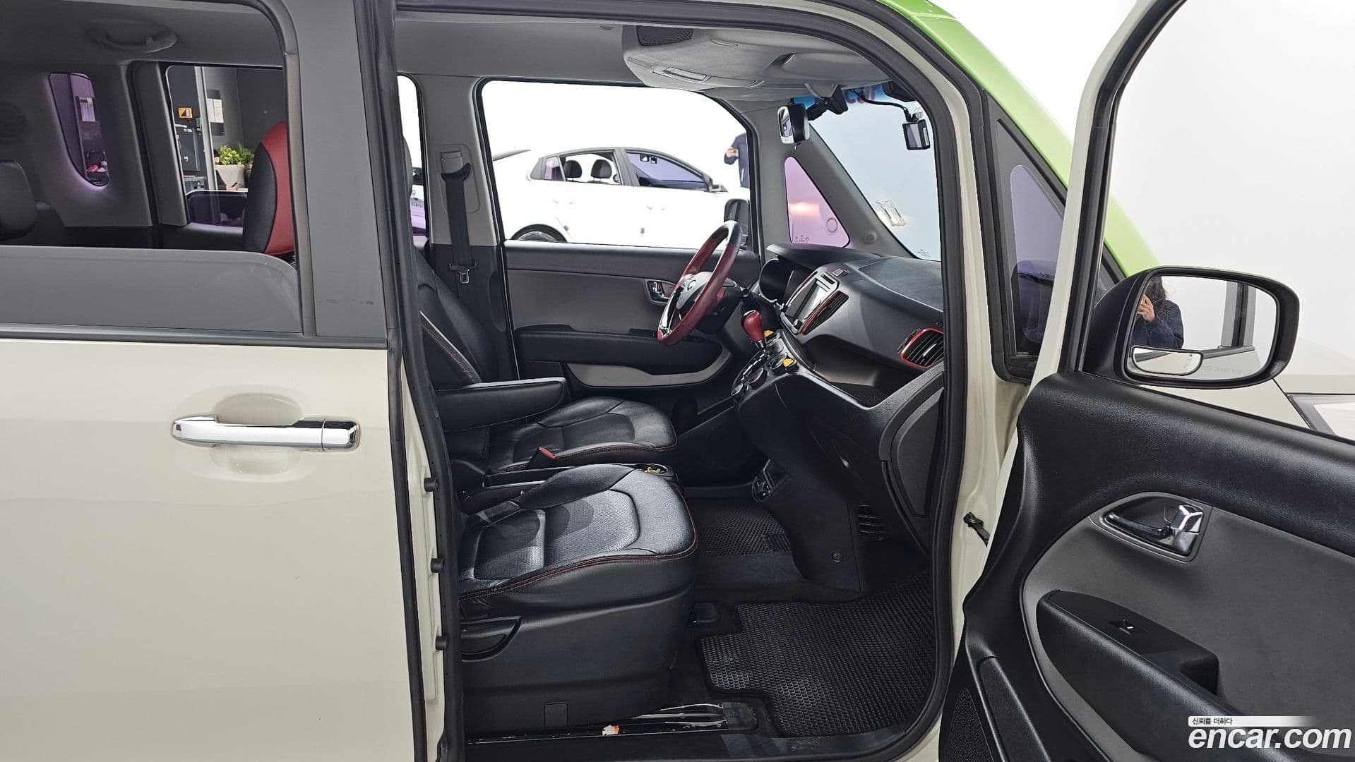 Main__Slider__Photo:RAY Kia 2015.0-10