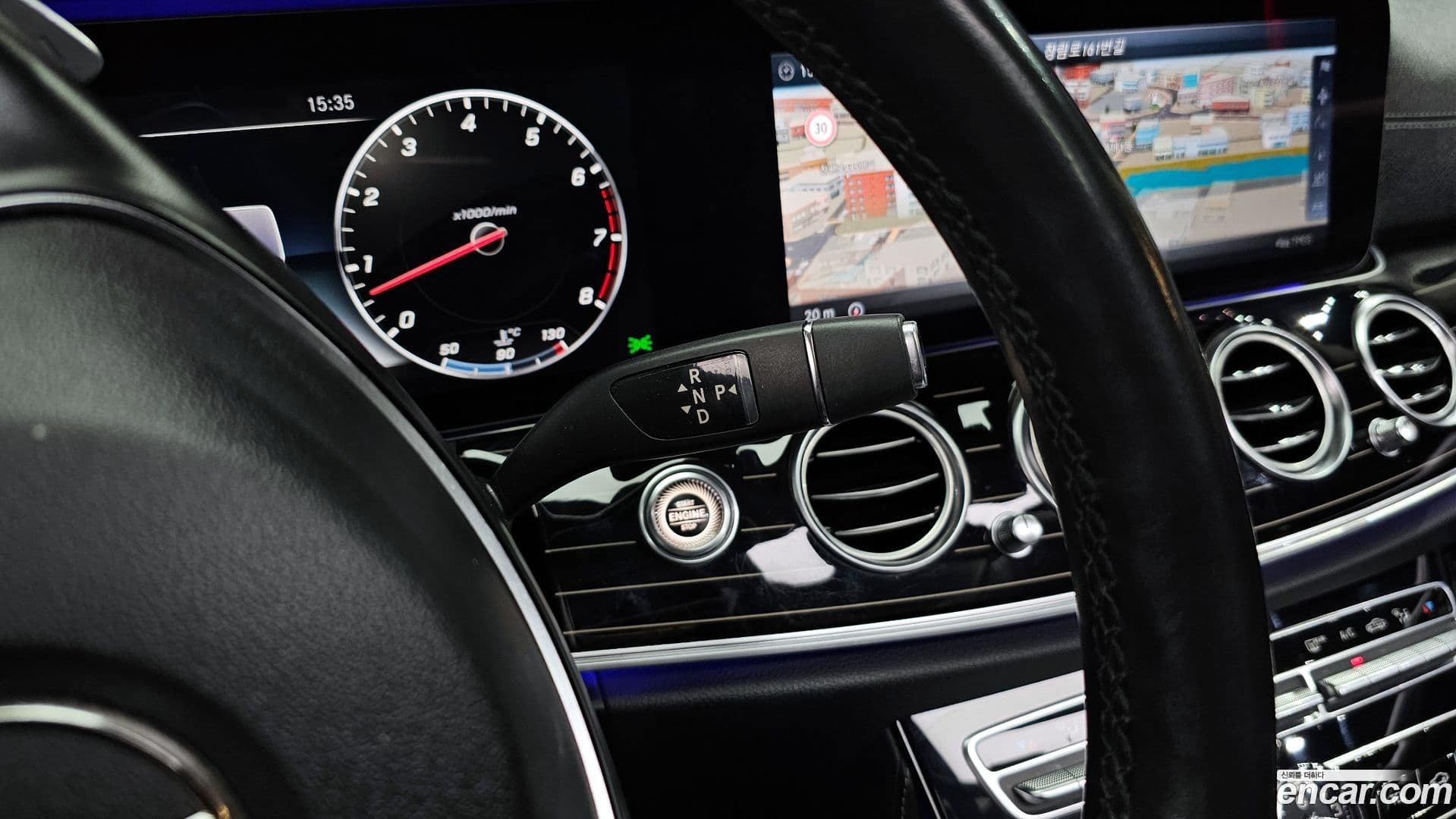 Main__Slider__Photo:E-Class Mercedes-Benz 2017.6-8