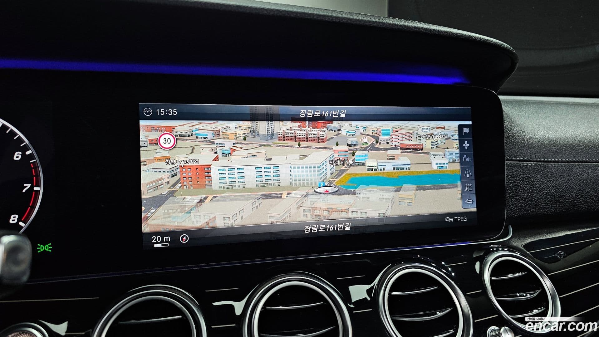 Main__Slider__Photo:E-Class Mercedes-Benz 2017.6-13