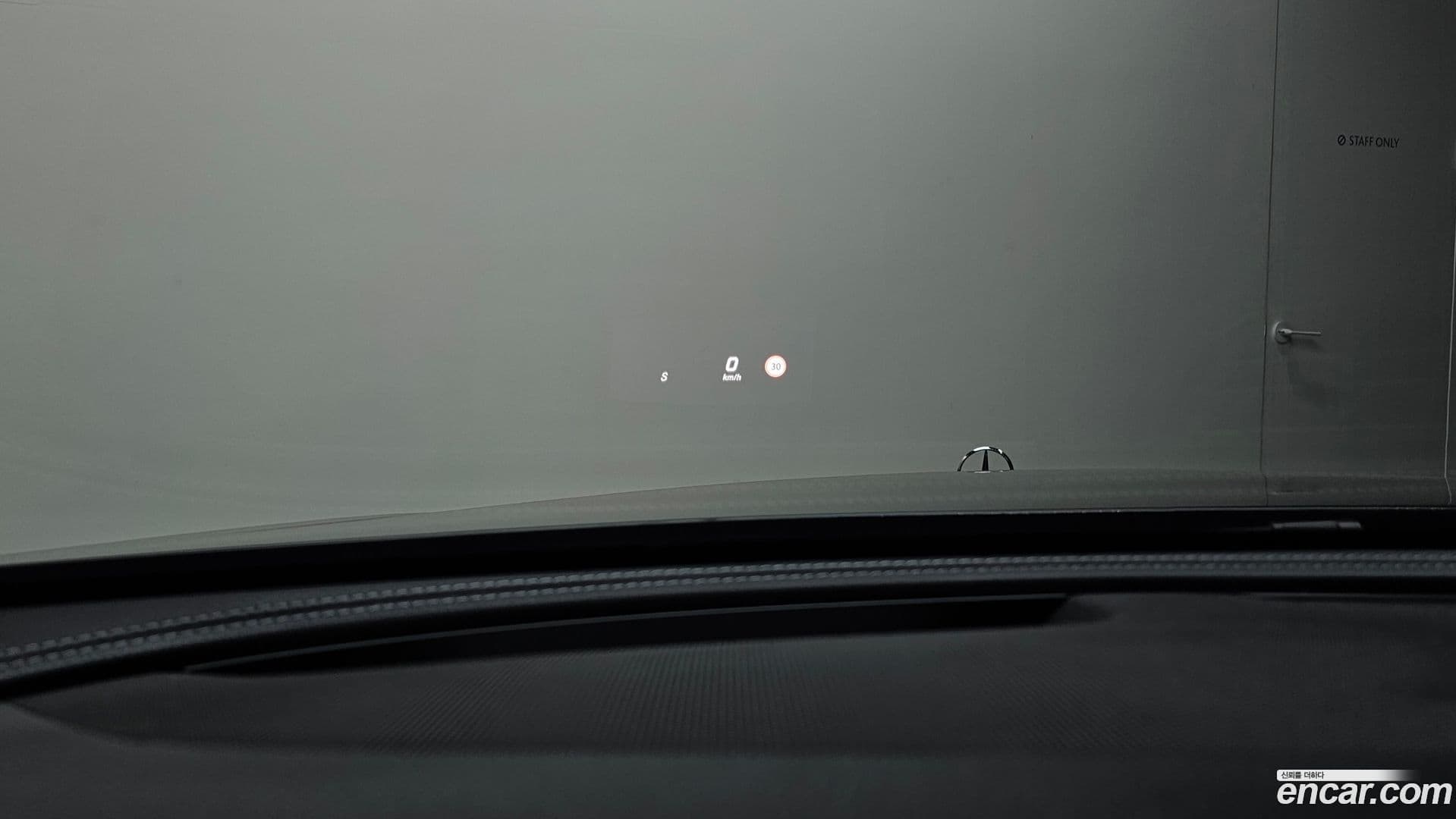 Main__Slider__Photo:E-Class Mercedes-Benz 2017.6-16