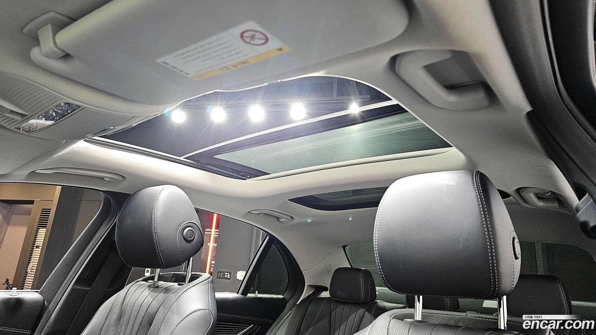 Main__Slider__Photo:E-Class Mercedes-Benz 2017.6-18