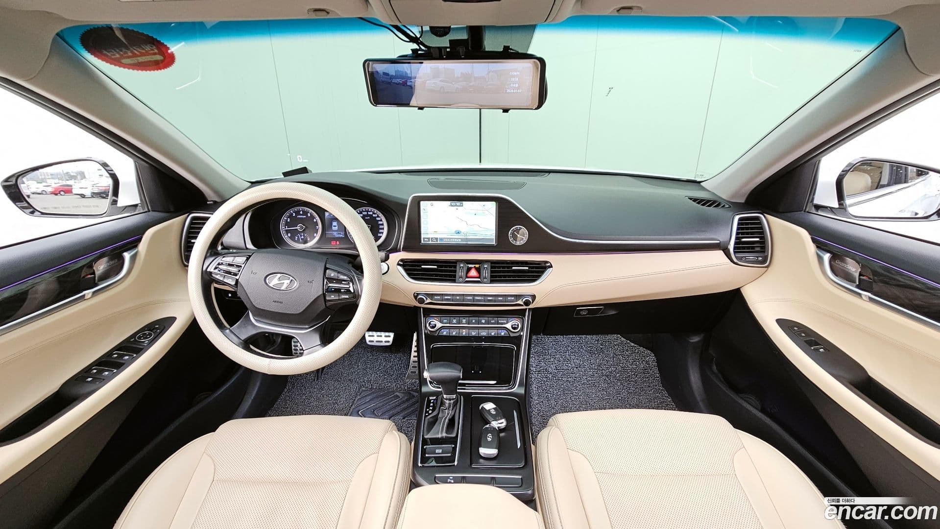 Main__Slider__Photo:Grandeur Hyundai 2017.0-6