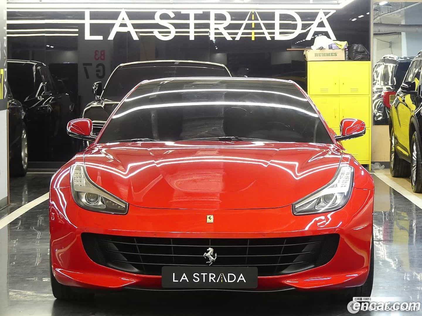 GTC4 Lusso Ferrari 2018.0-OUTER-001