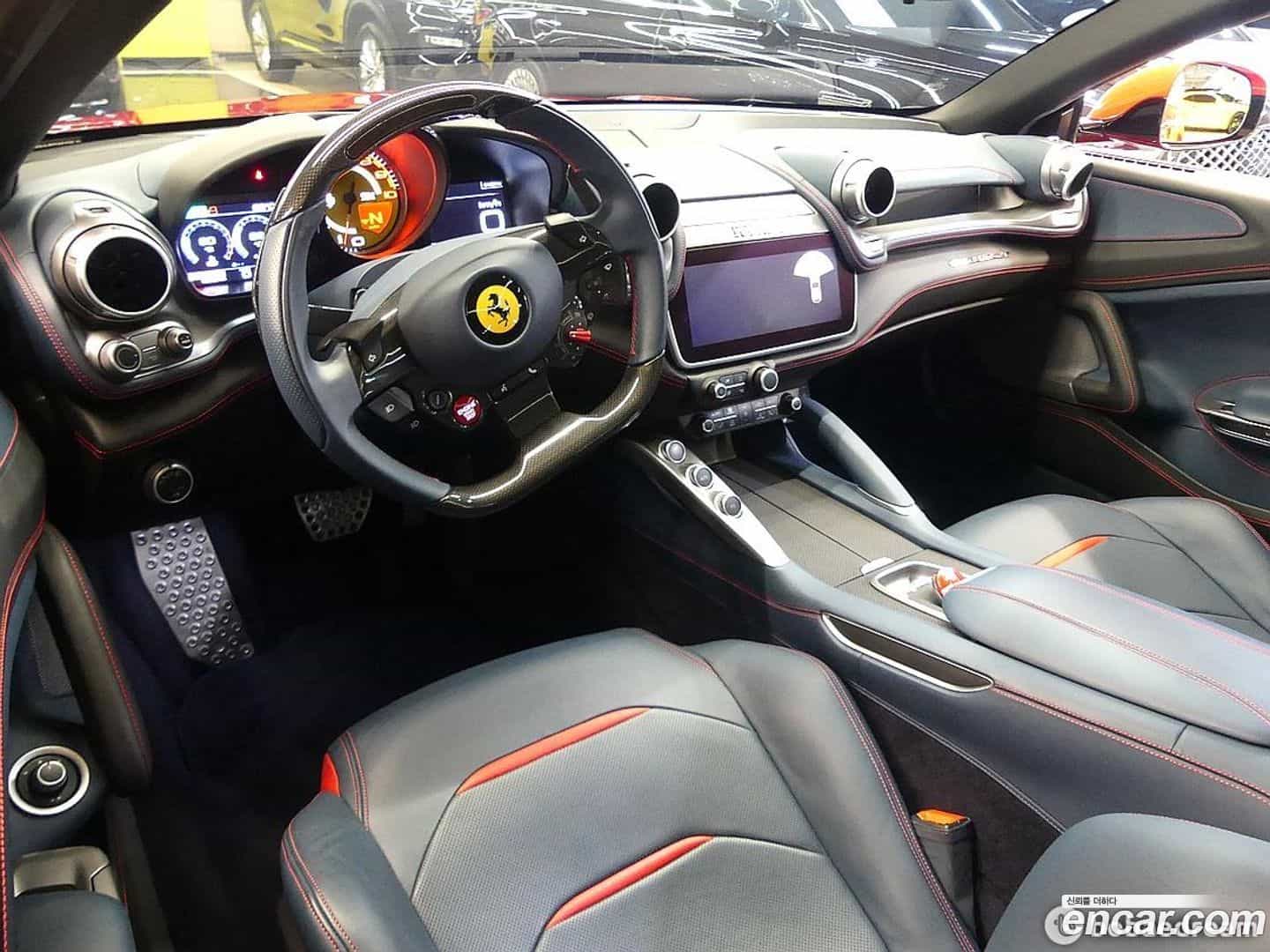 GTC4 Lusso Ferrari 2018.0-INNER-007