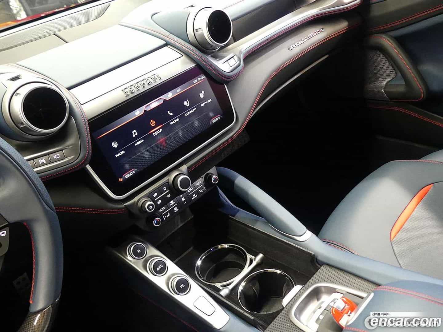 GTC4 Lusso Ferrari 2018.0-OPTION-017