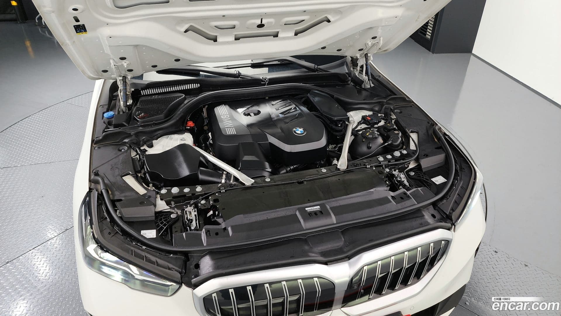 Main__Slider__Photo:5-Series BMW 2023.10-5