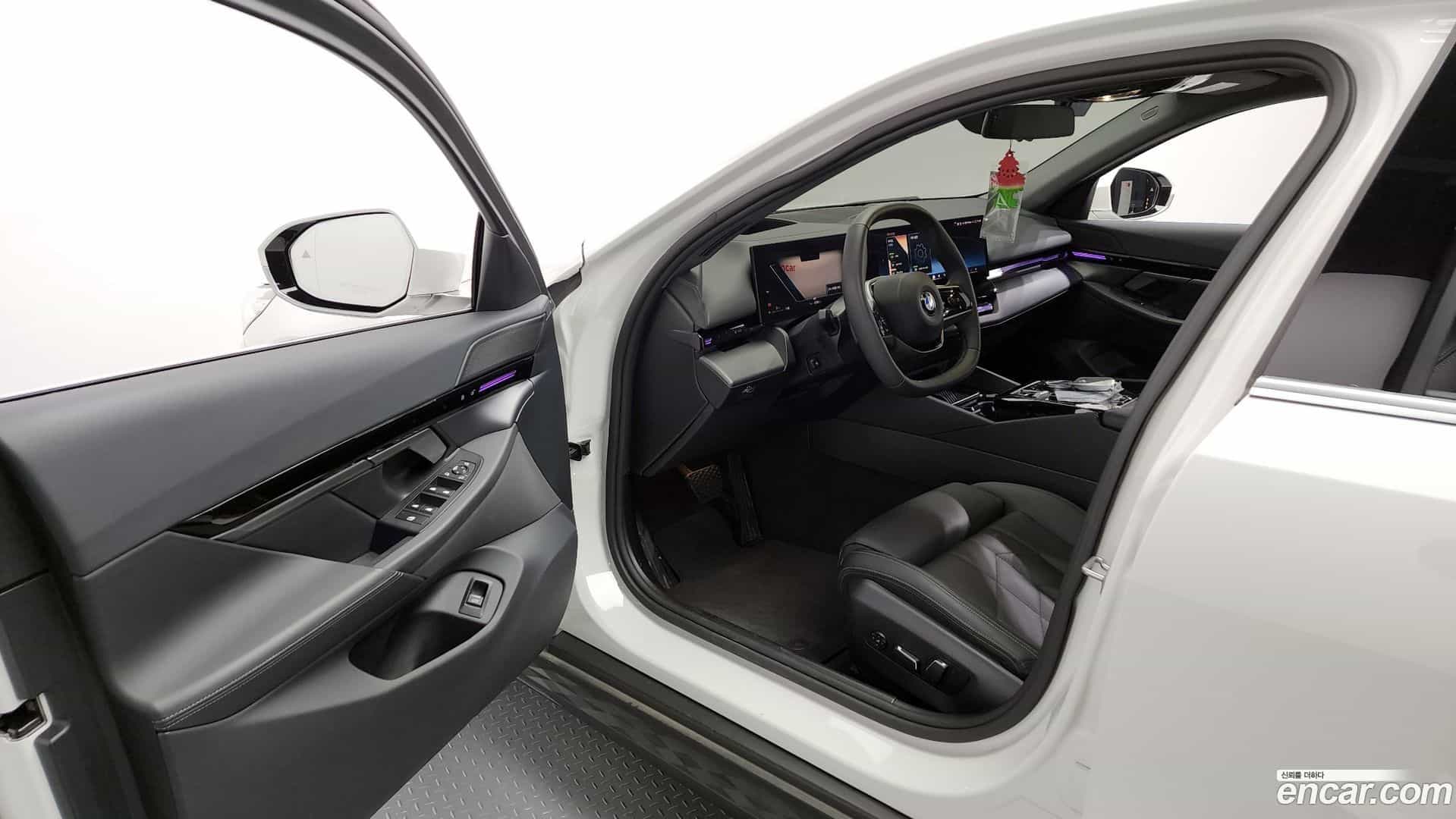 5-Series BMW 2023.10-INNER-010