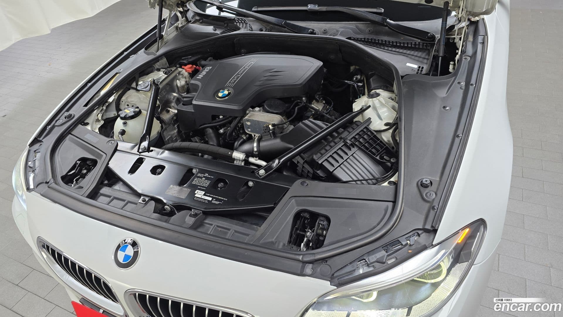 Main__Slider__Photo:5-Series BMW 2016.9-5