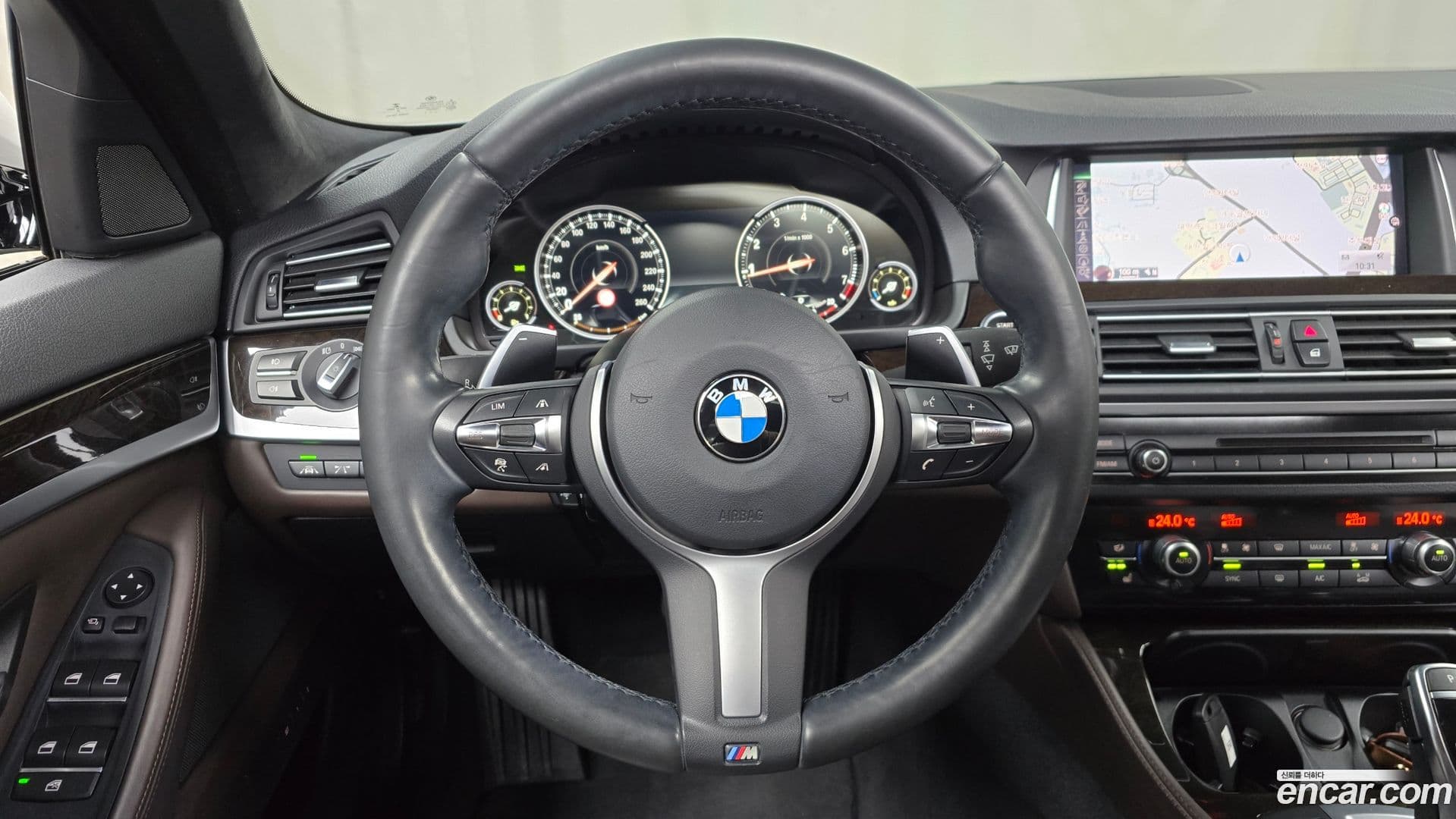 Main__Slider__Photo:5-Series BMW 2016.9-12