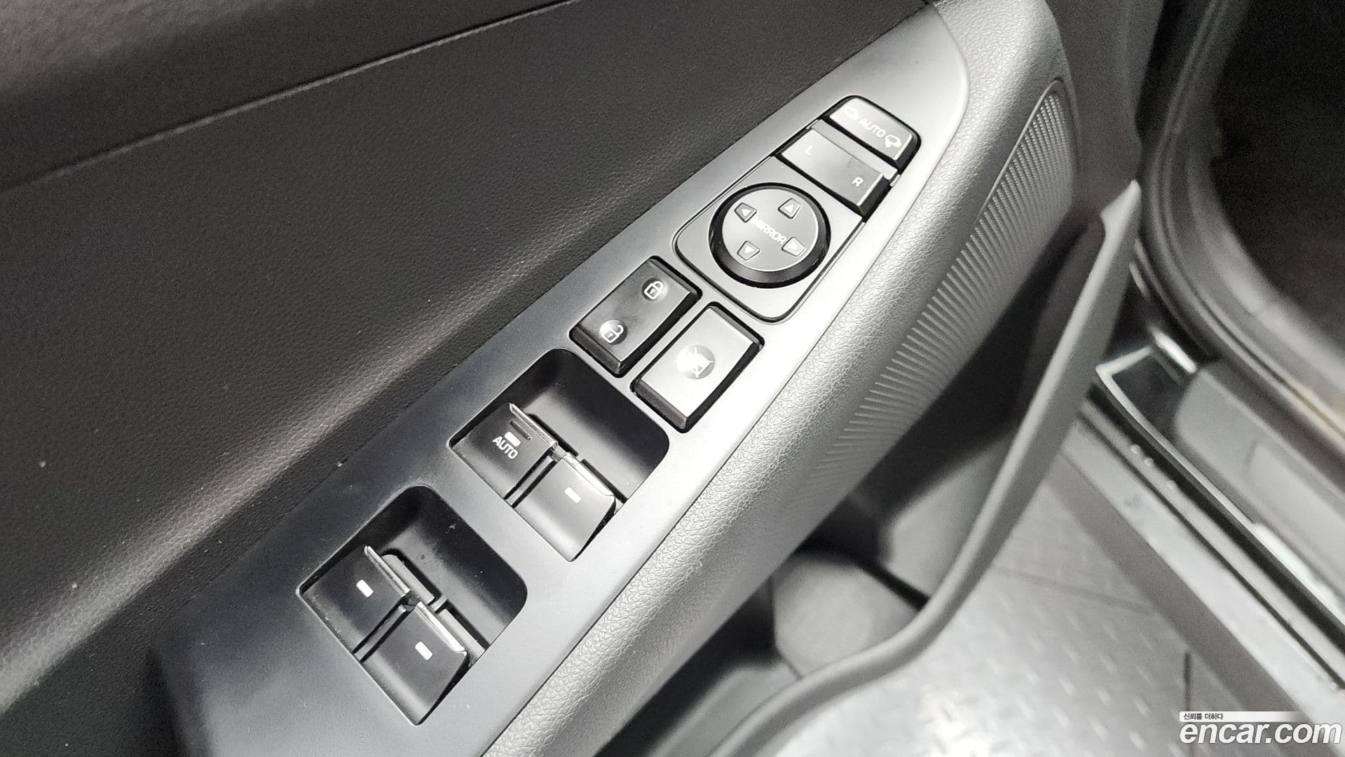 Main__Slider__Photo:Tucson Hyundai 2017.4-17