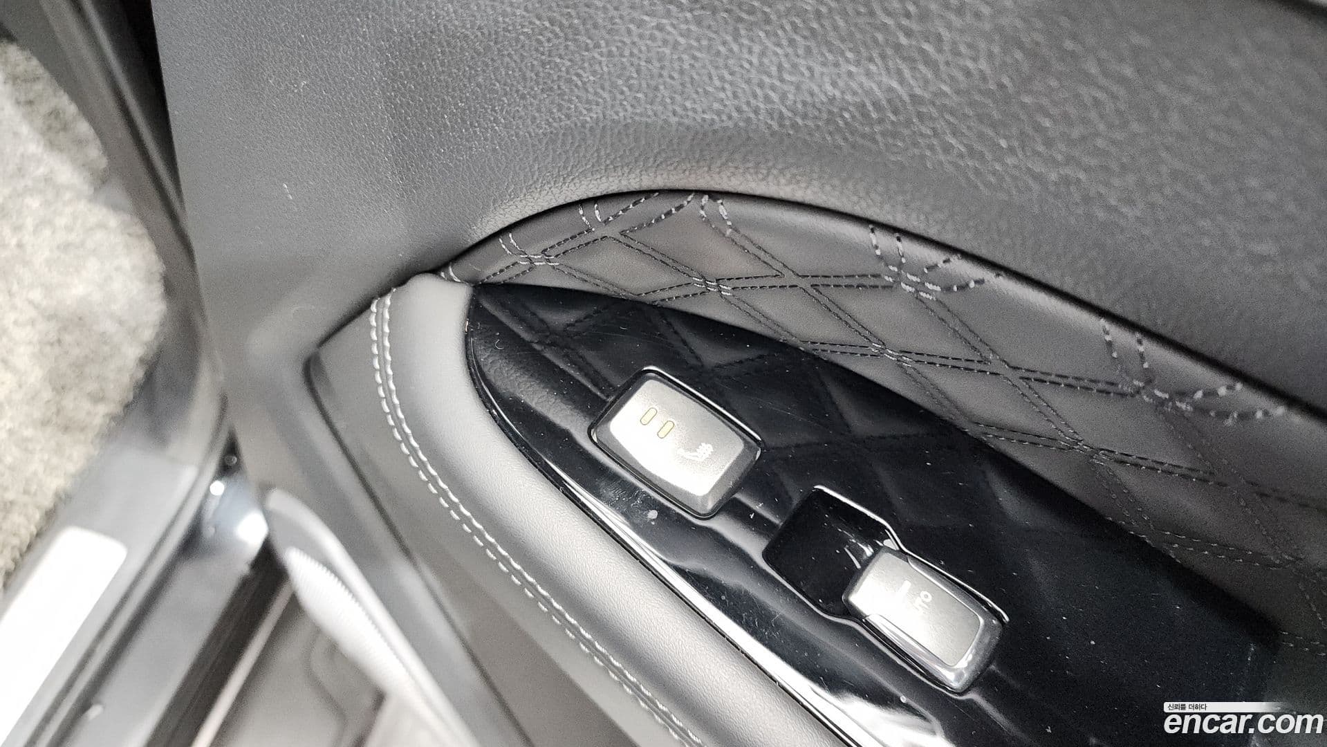 Main__Slider__Photo:Rexton KG_Mobility_Ssangyong 2021.0-18