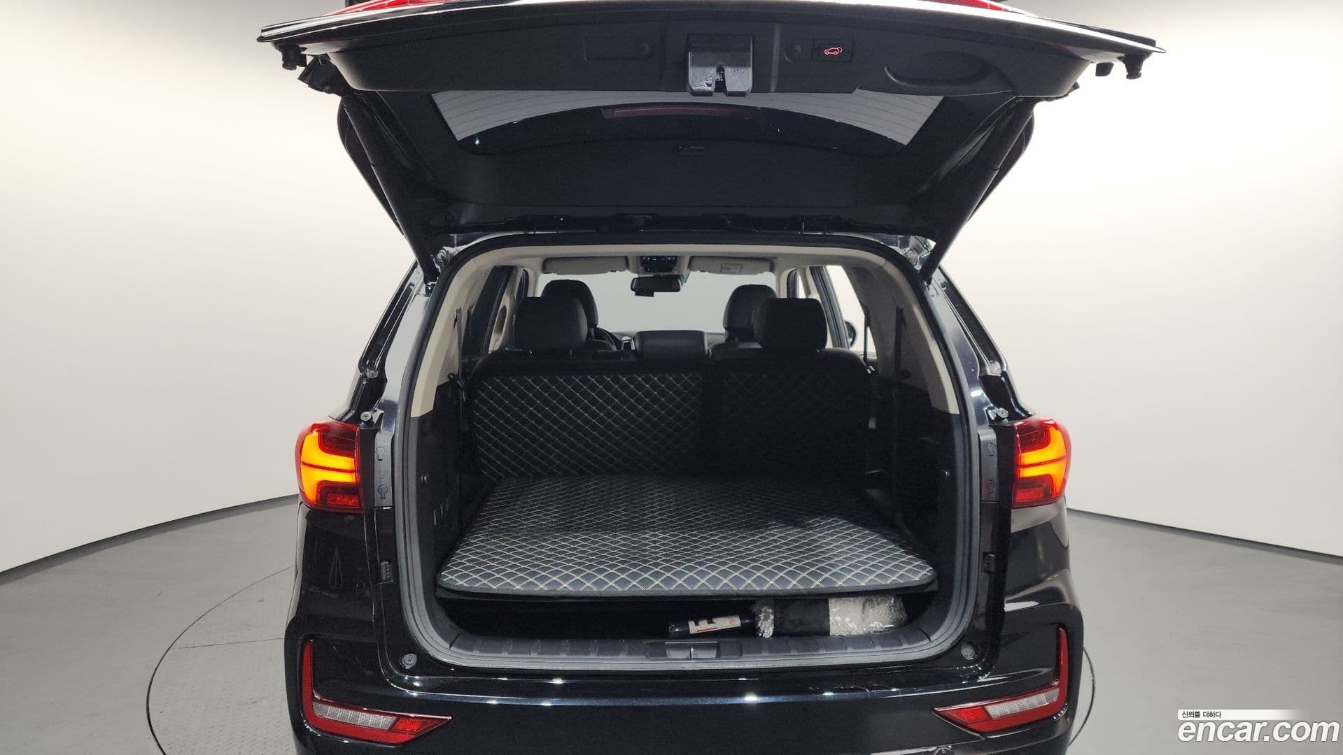 Main__Slider__Photo:Rexton KG_Mobility_Ssangyong 2021.0-19