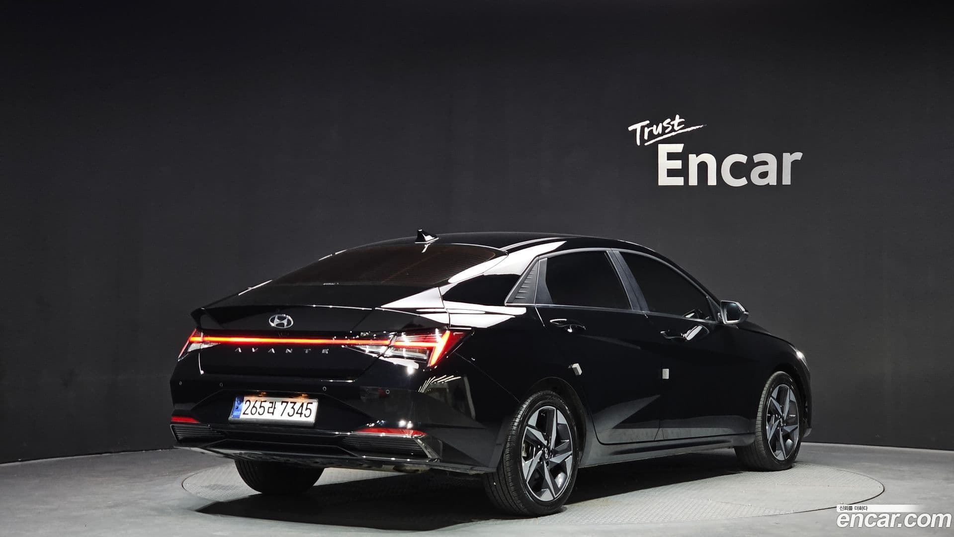 Main__Slider__Photo:AVANTE Hyundai 2021.10-1