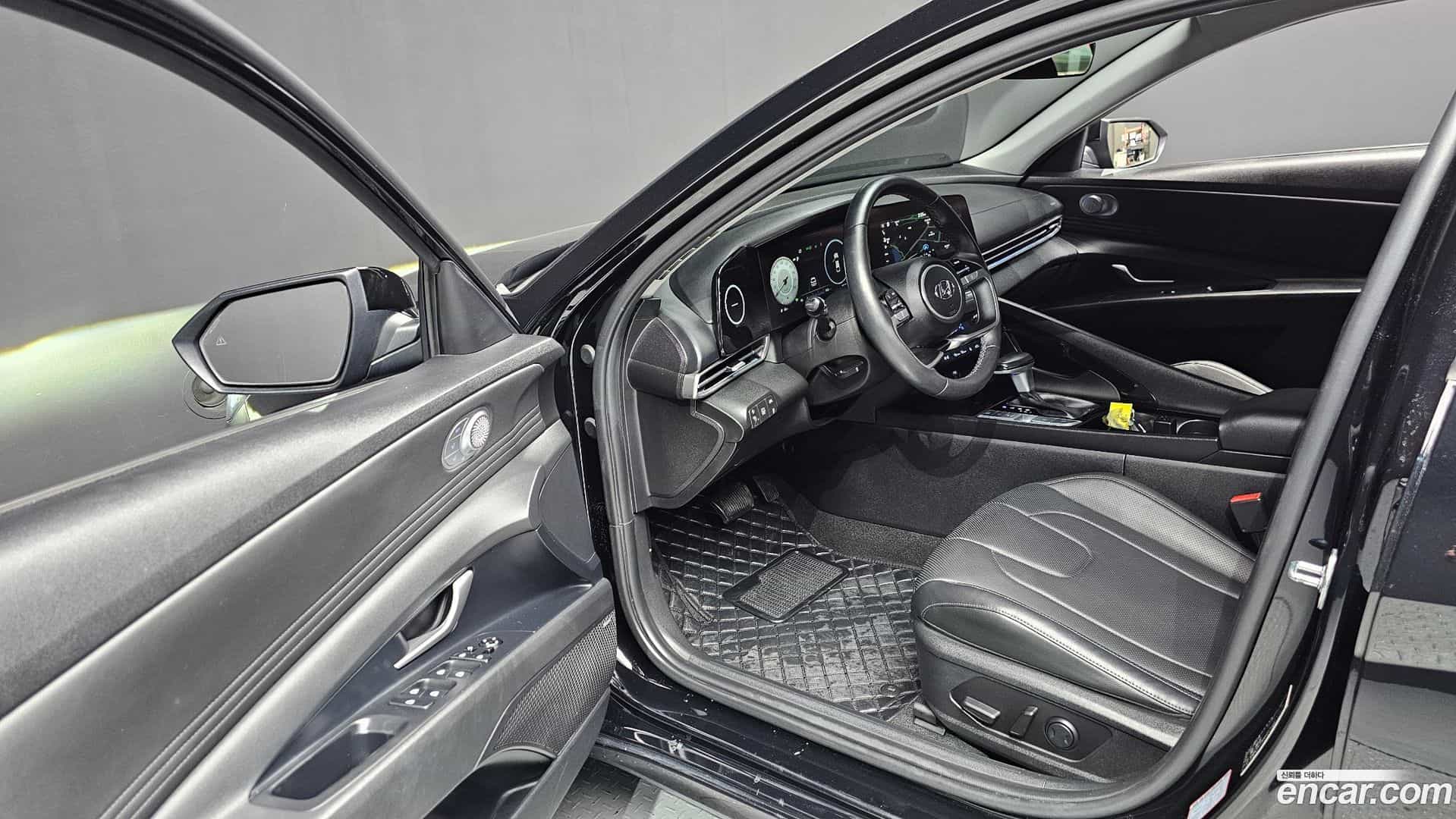 AVANTE Hyundai 2021.10-INNER-010