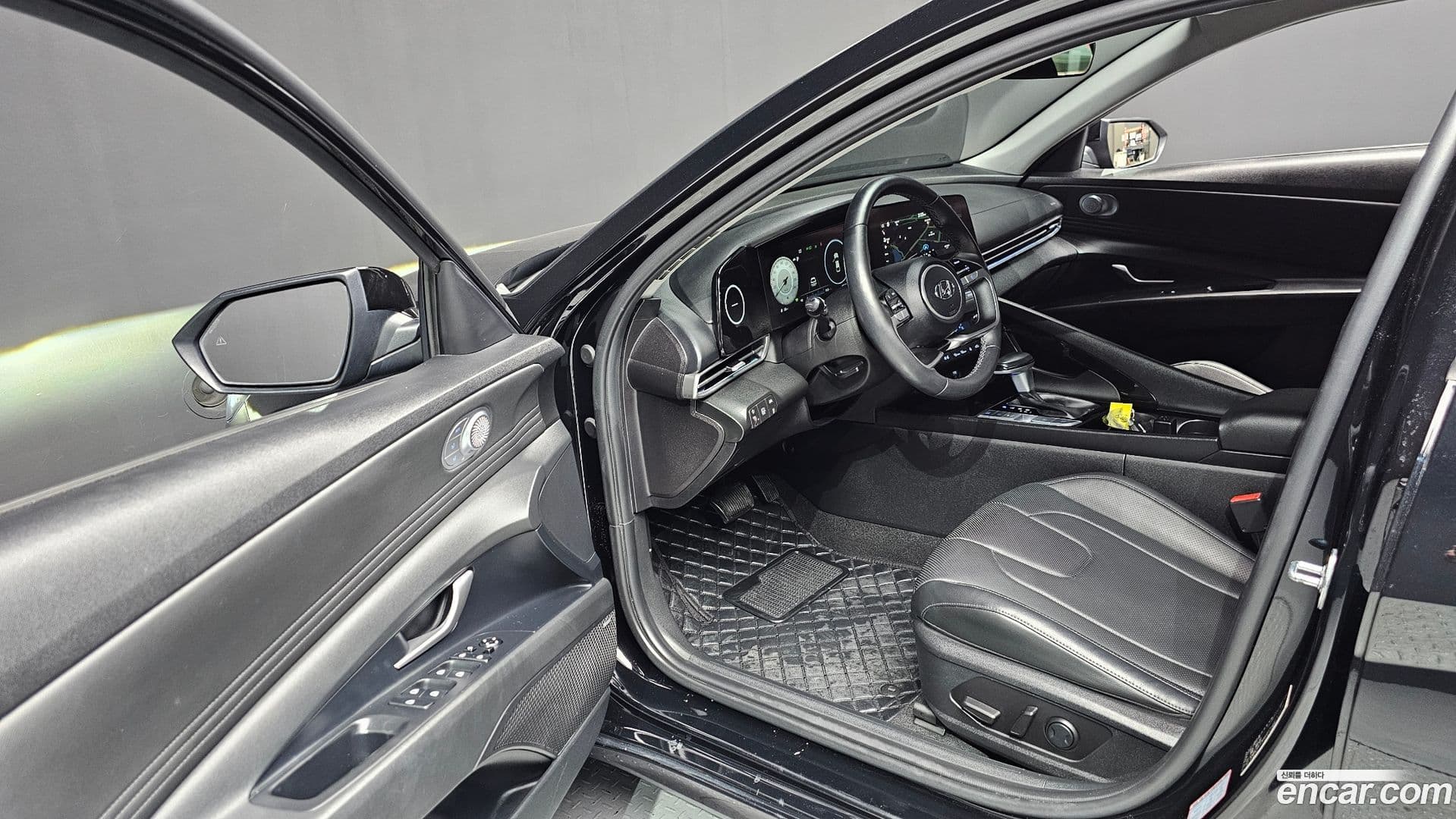 Main__Slider__Photo:AVANTE Hyundai 2021.10-9