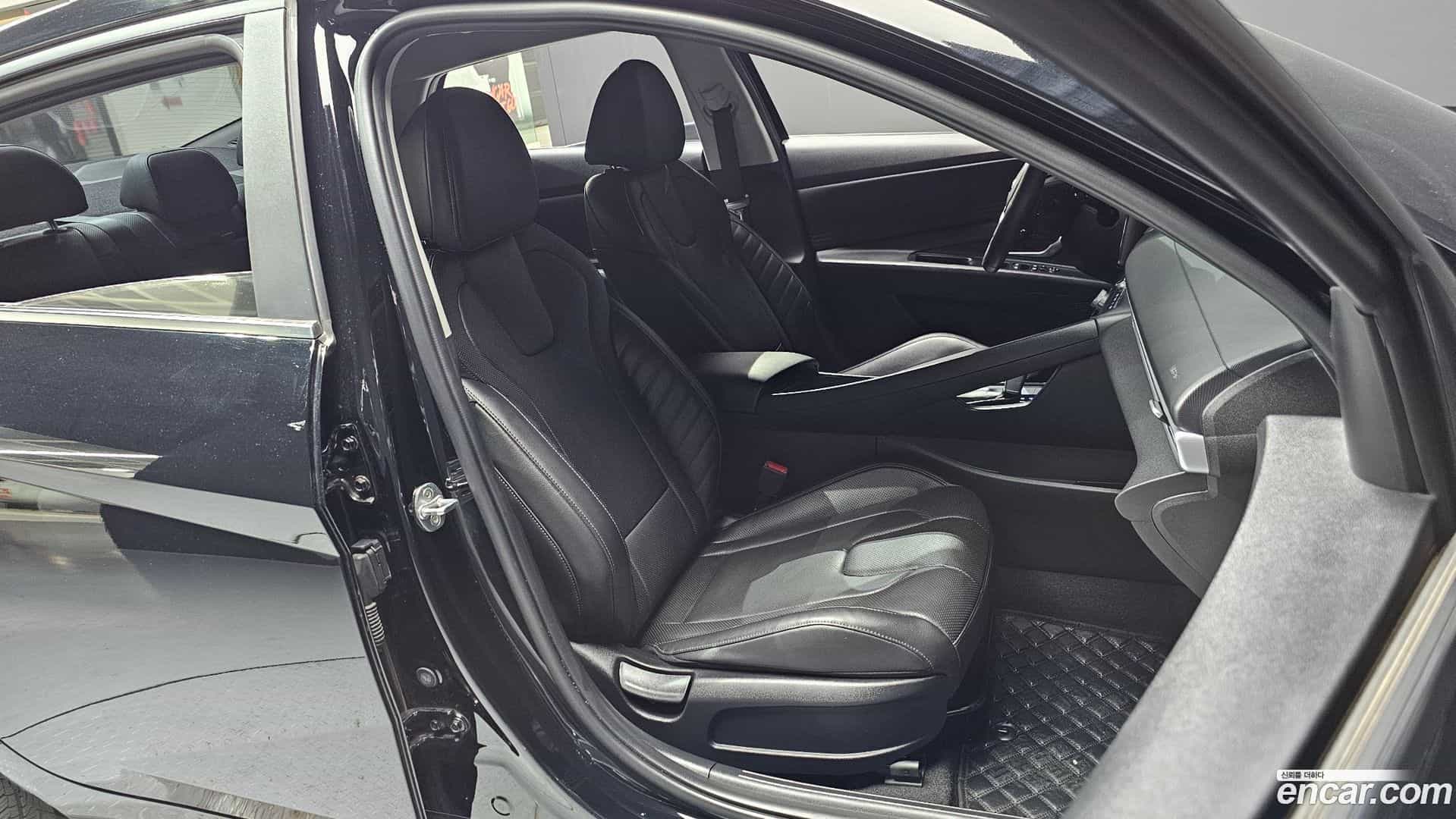 AVANTE Hyundai 2021.10-OPTION-015