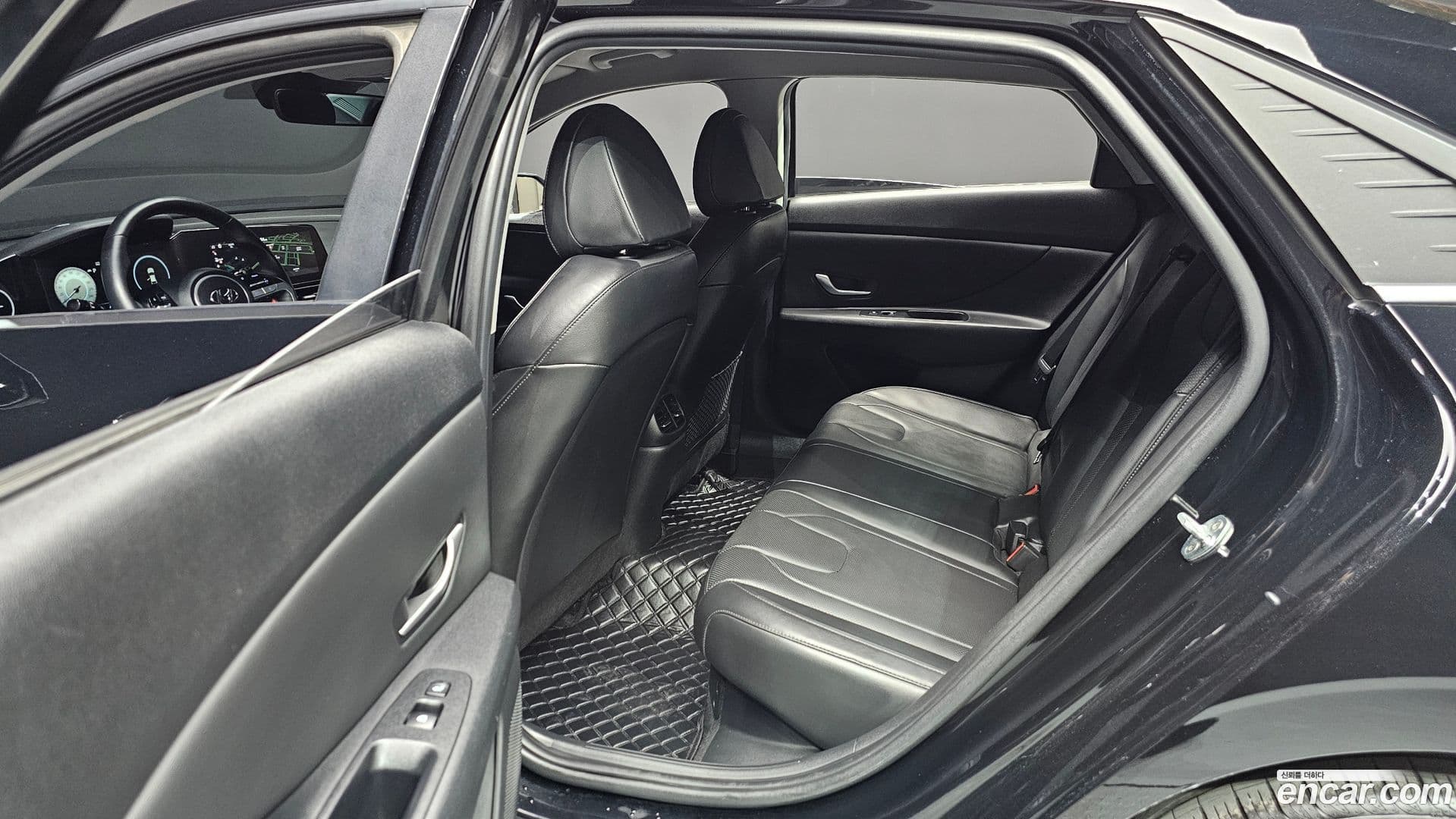 Main__Slider__Photo:AVANTE Hyundai 2021.10-11