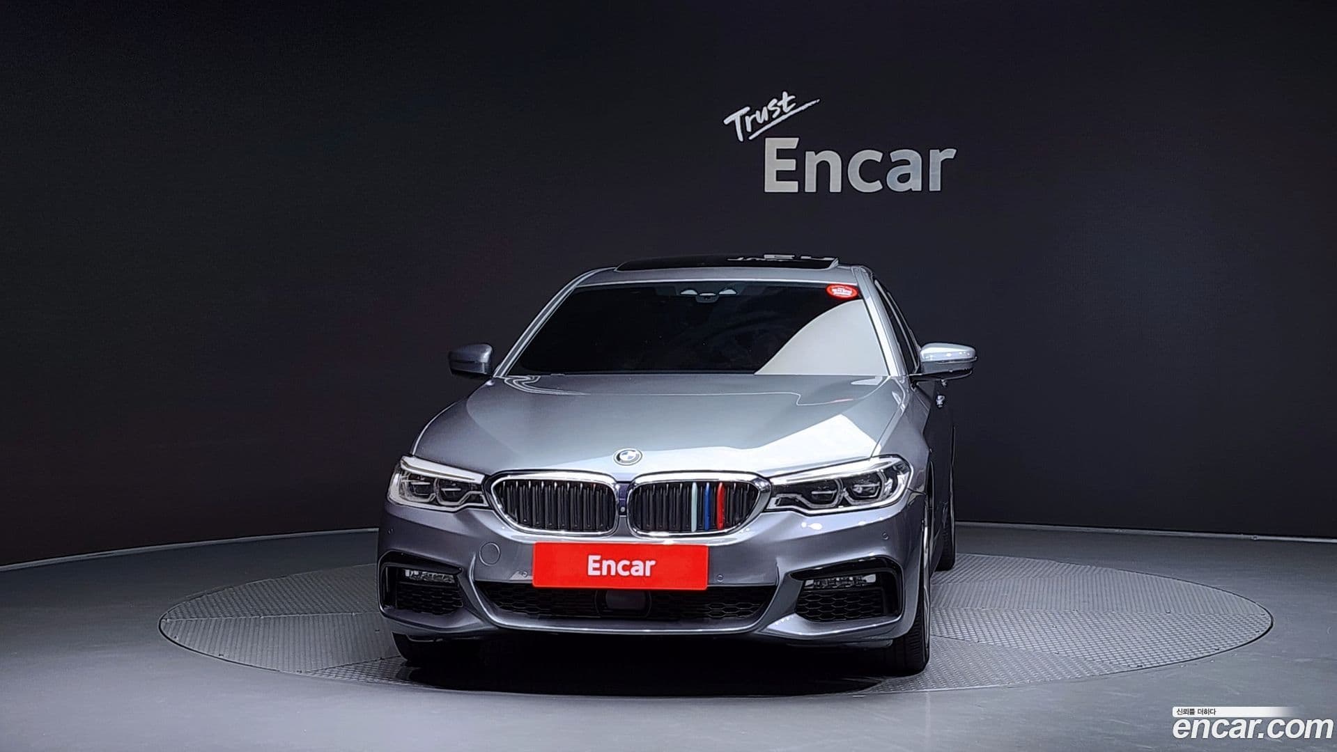 Main__Slider__Photo:5-Series BMW 2017.5-2