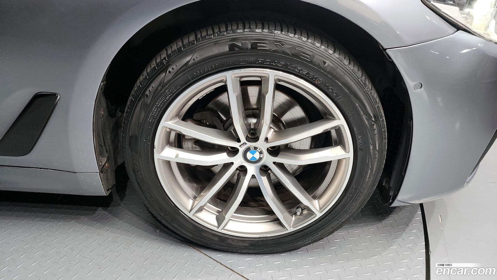 Main__Slider__Photo:5-Series BMW 2017.5-4