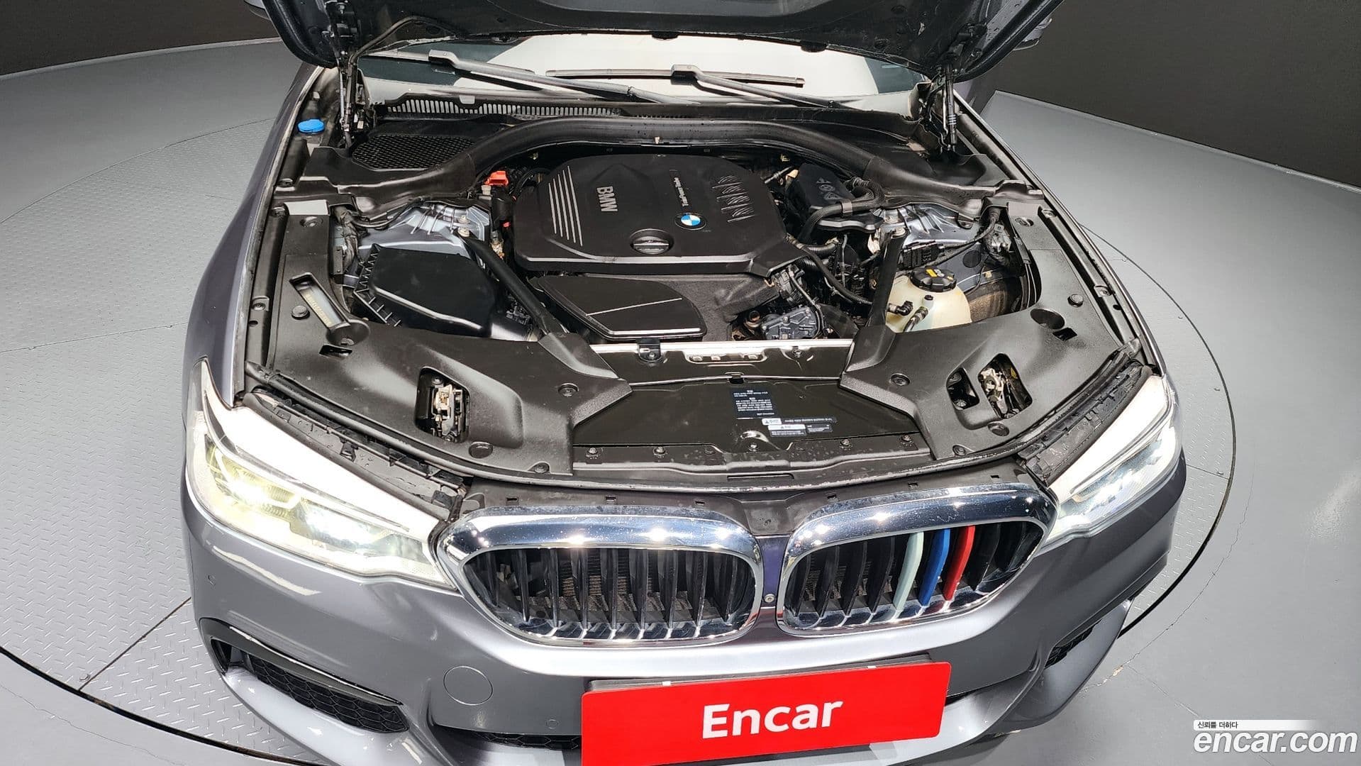 Main__Slider__Photo:5-Series BMW 2017.5-5