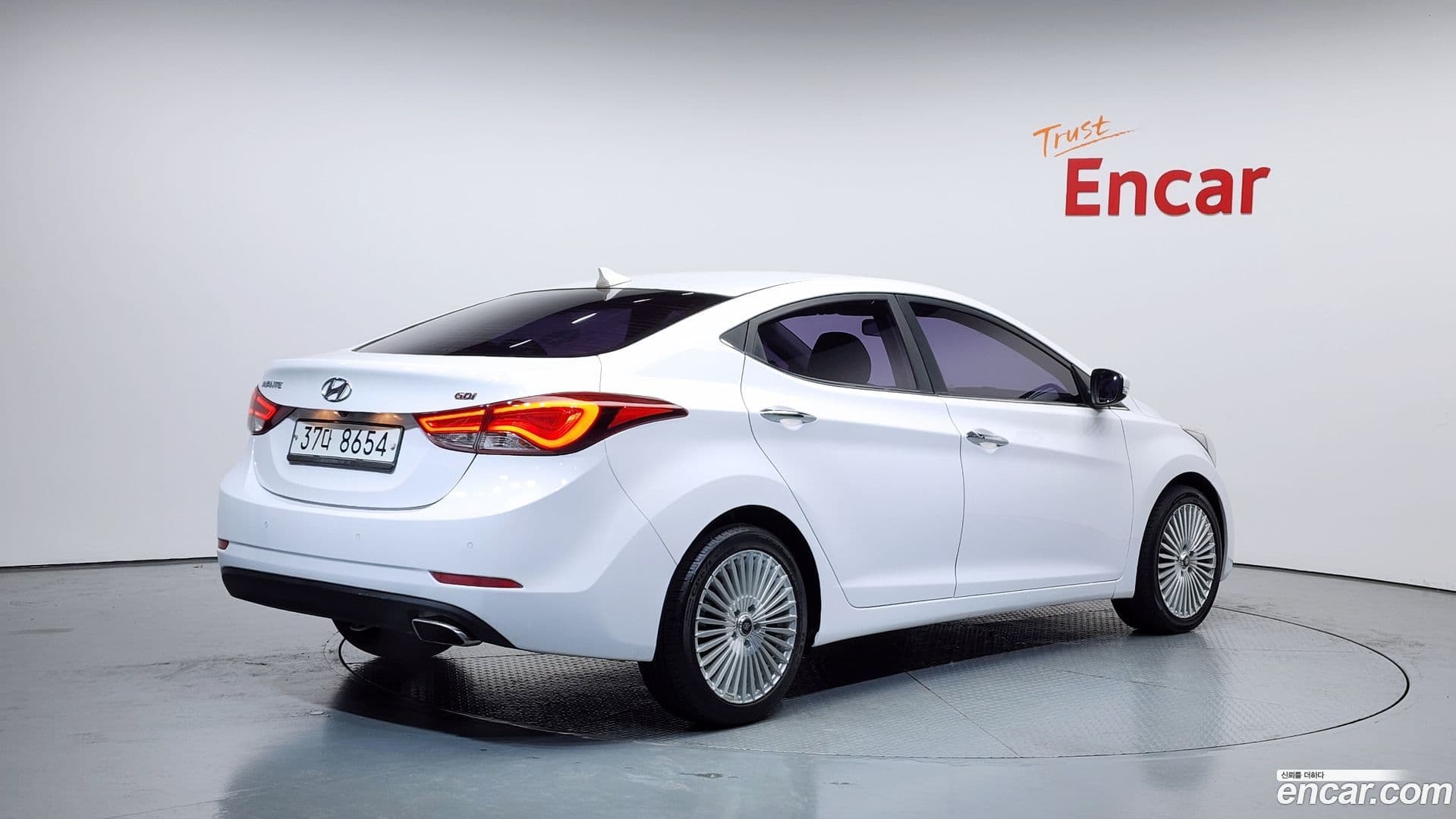 Main__Slider__Photo:AVANTE Hyundai 2014.5-1