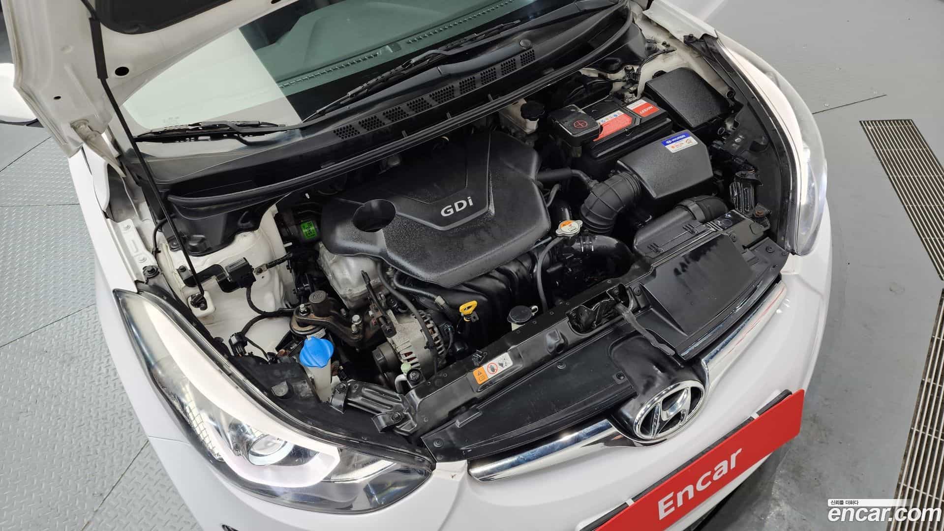 AVANTE Hyundai 2014.5-INNER-006