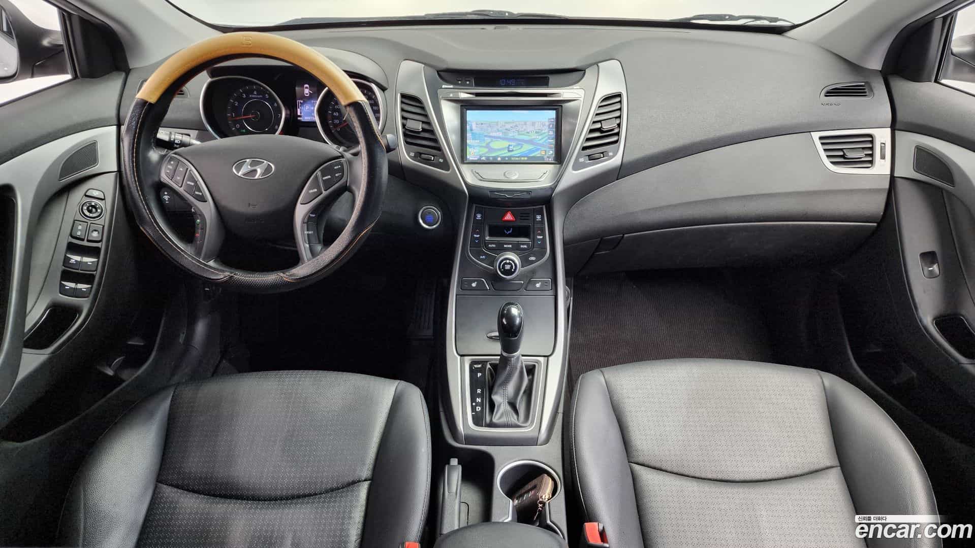 AVANTE Hyundai 2014.5-INNER-007