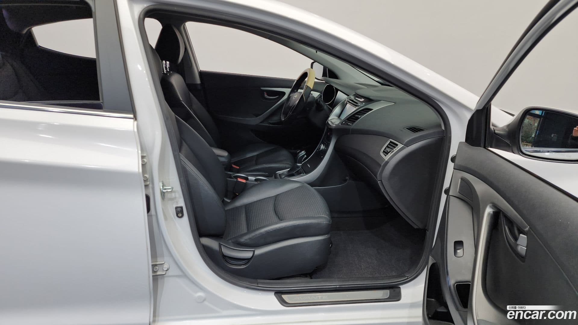 Main__Slider__Photo:AVANTE Hyundai 2014.5-10