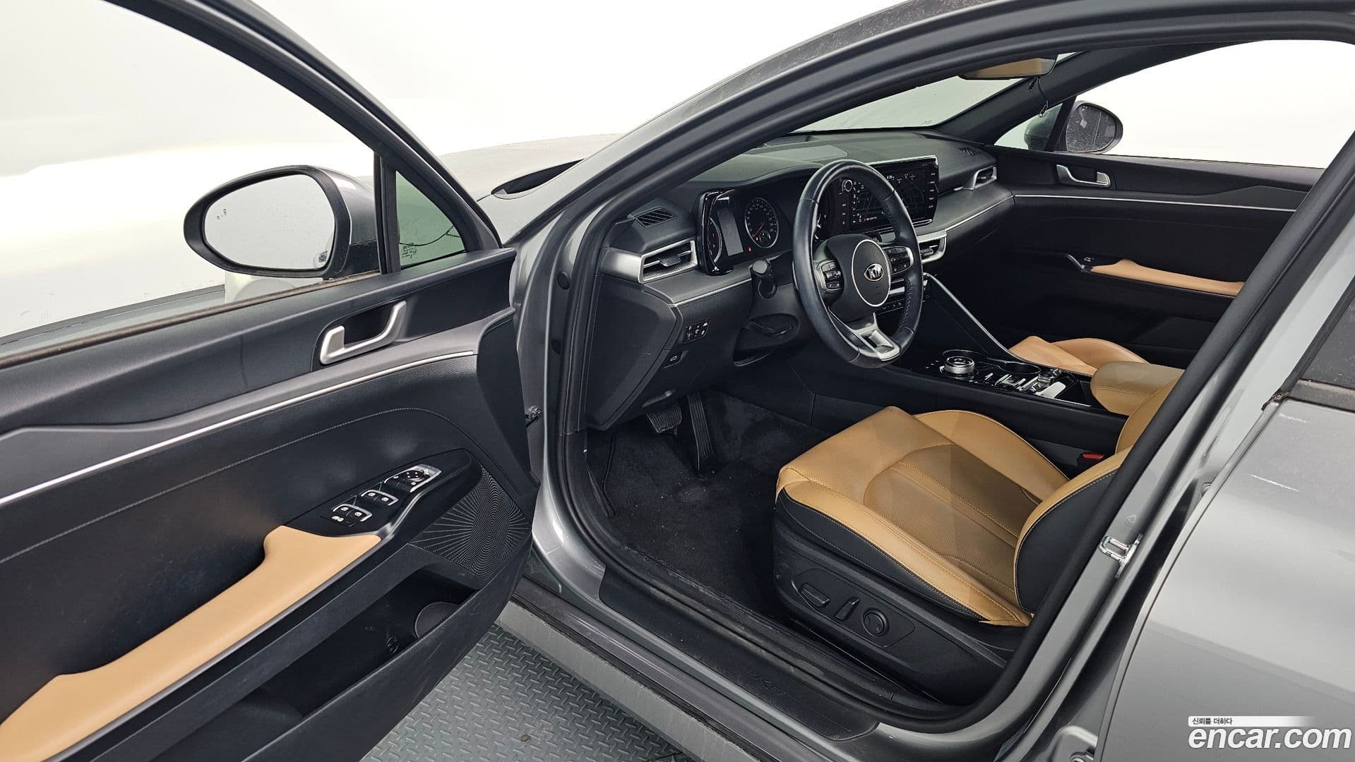 Main__Slider__Photo:K5 Kia 2021.5-10